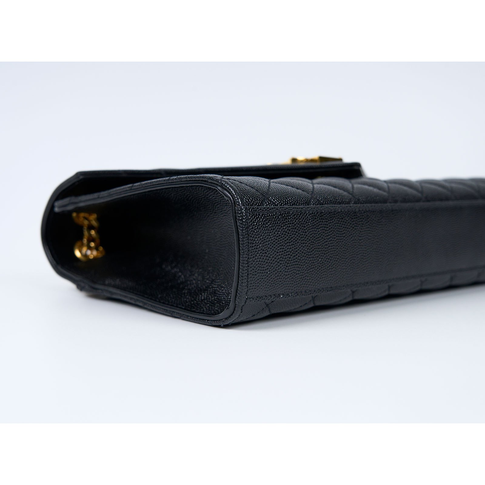 聖羅蘭 YSL SAINT LAURENT Envelope 粒面絎縫皮革 中型 信封袋 600185BOW91 黑金LOGO鍊包 防塵袋