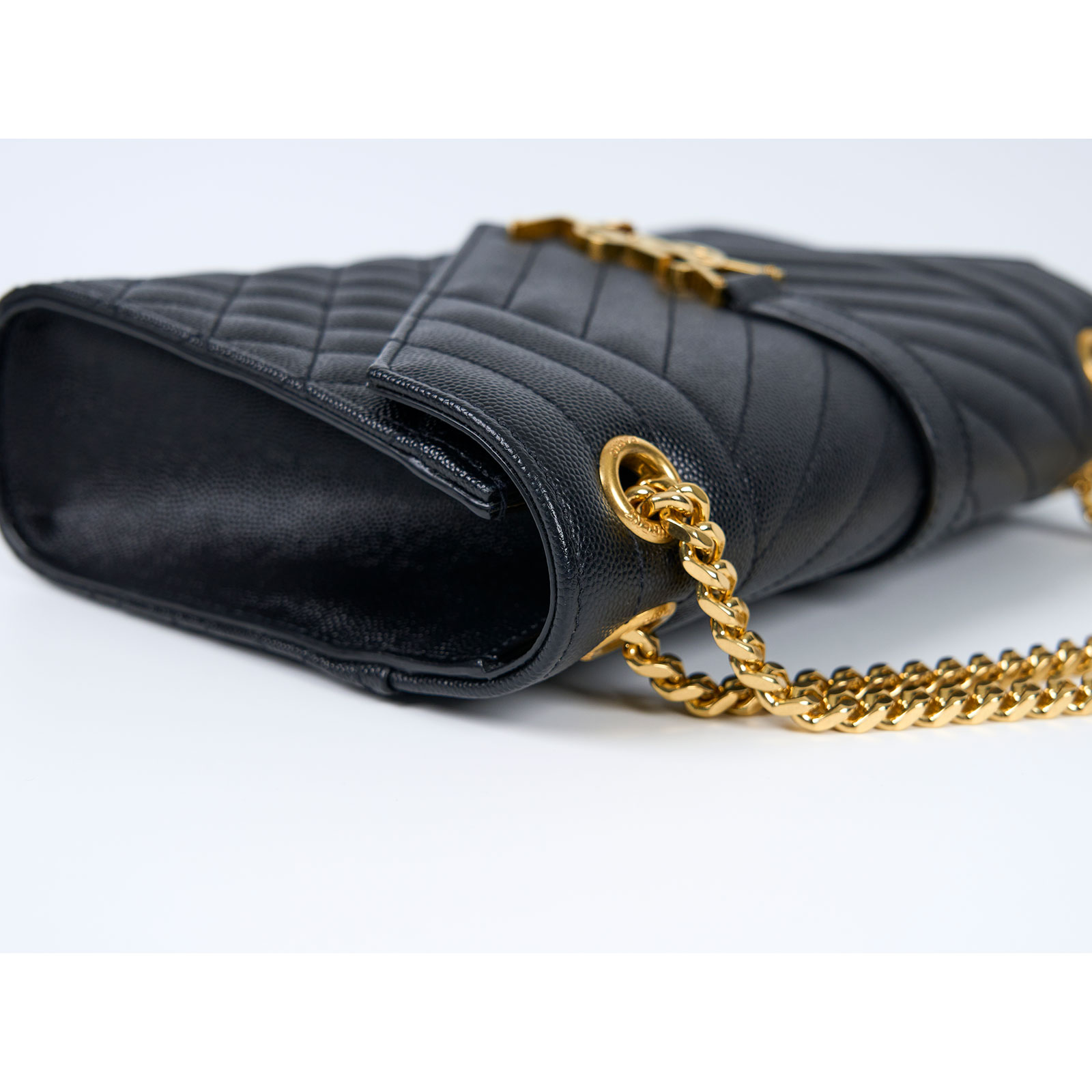 聖羅蘭 YSL SAINT LAURENT Envelope 粒面絎縫皮革 中型 信封袋 600185BOW91 黑金LOGO鍊包 防塵袋