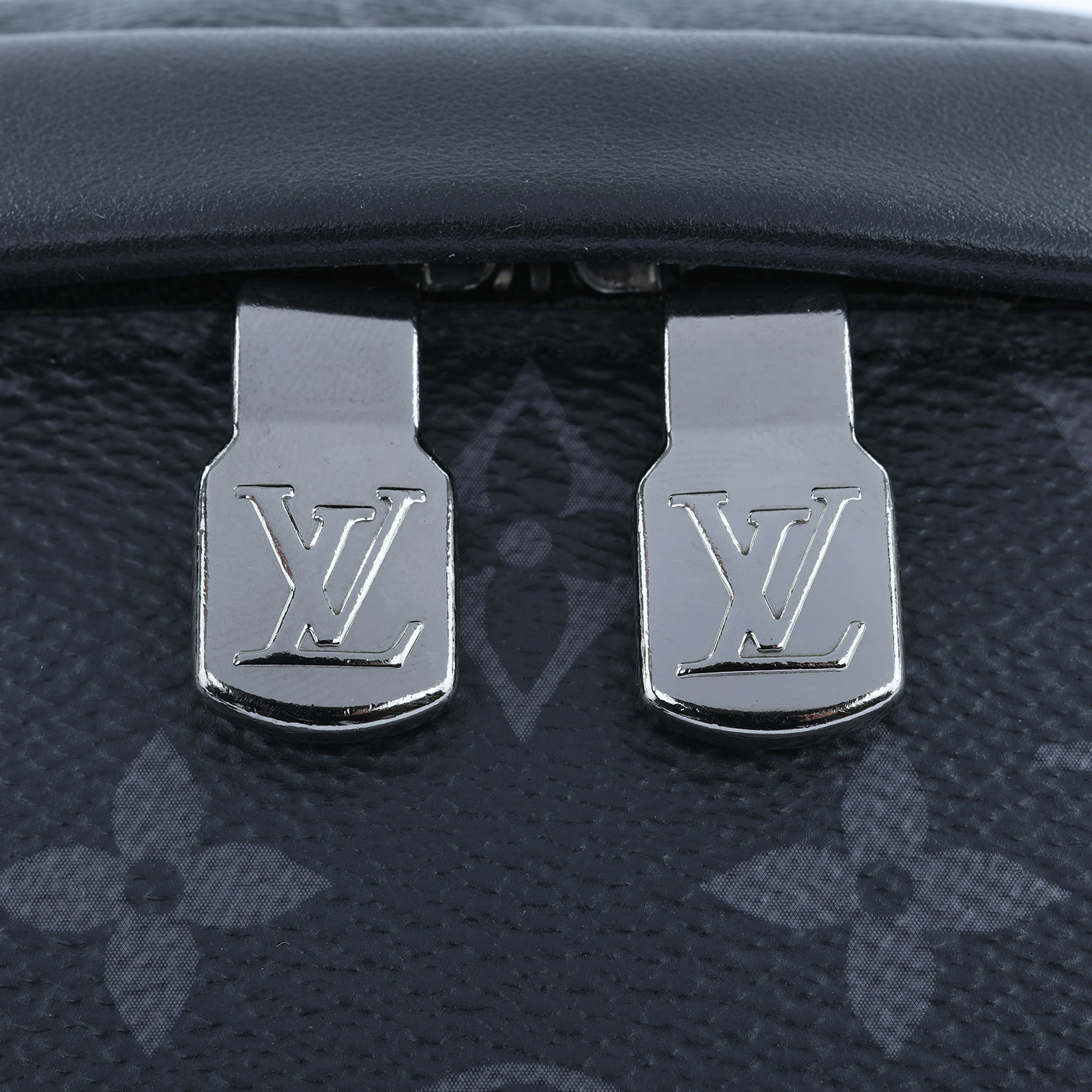 路易威登 LOUIS VUITTON Discovery PM 腰包 Monogram Eclipse 黑色 M46035 晶片款  原廠盒子/防塵袋
