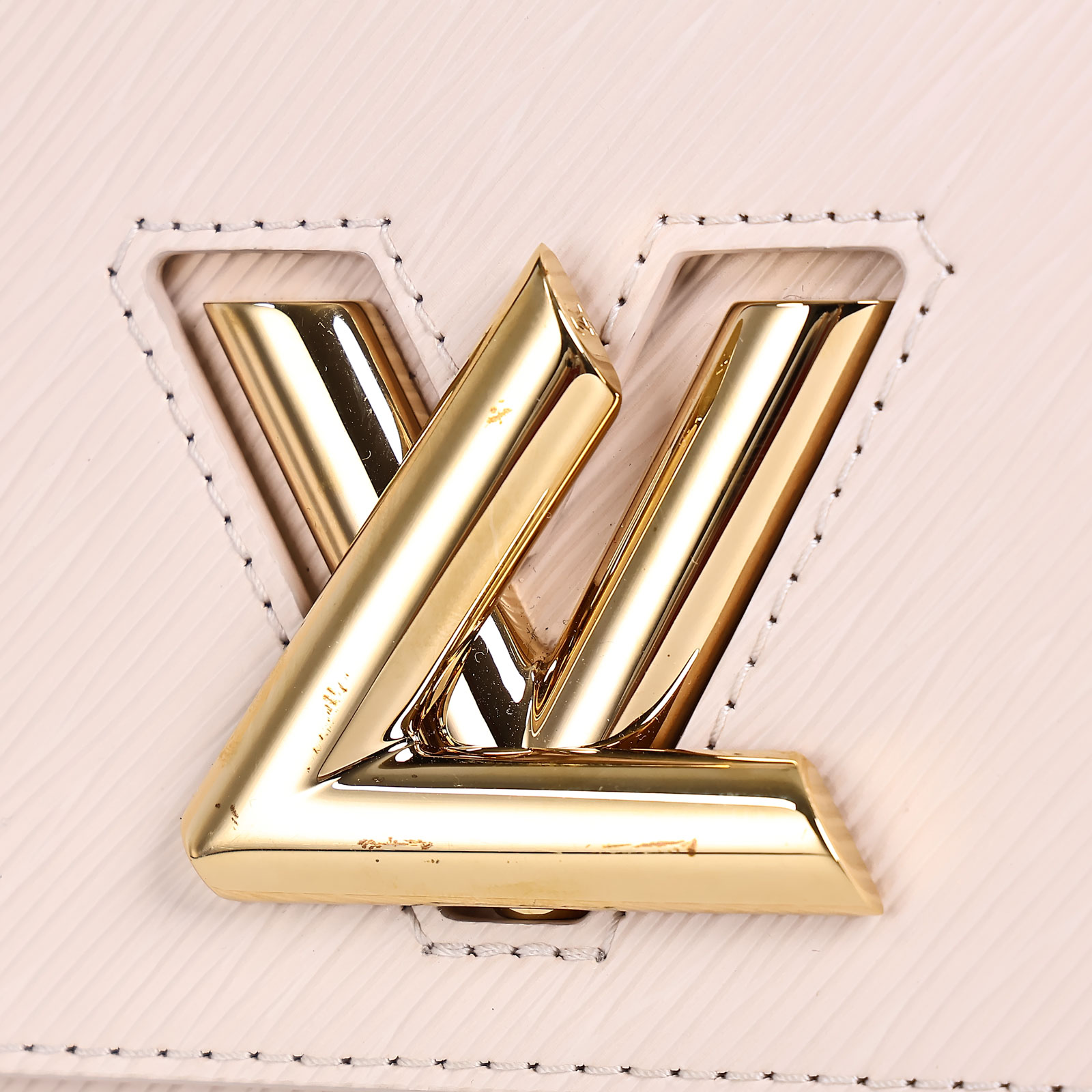 路易威登 LOUIS VUITTON Twist PM Epi粒面皮革 單肩包 M22373 晶片款 米白Twist PM 原廠盒子/防塵袋/鏡子