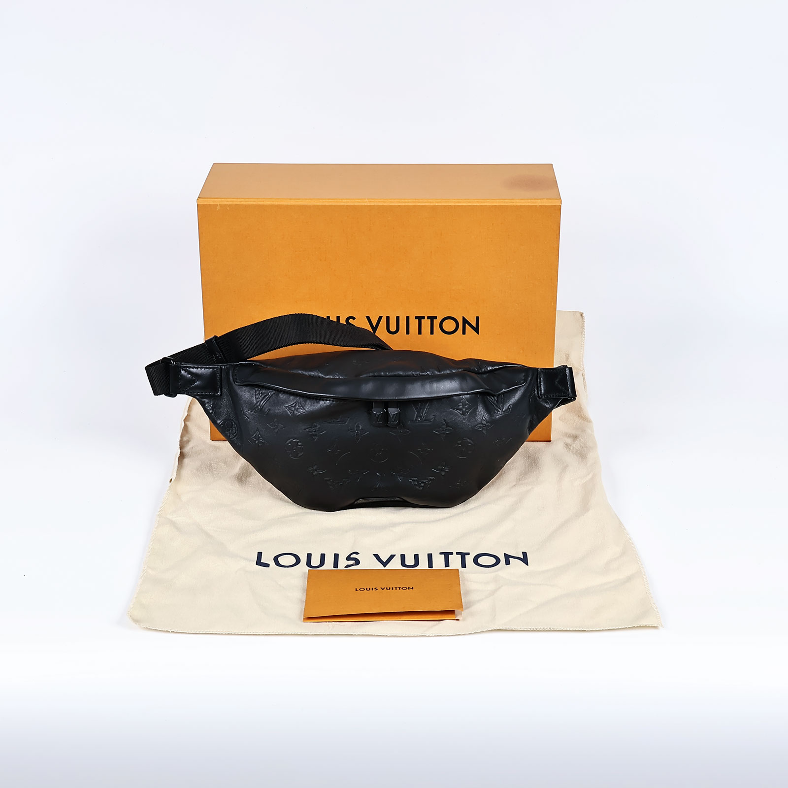 路易威登 LOUIS VUITTON Discovery PM 腰包 小牛皮 黑色 M46036 晶片款  原廠盒子/防塵袋/購買證明