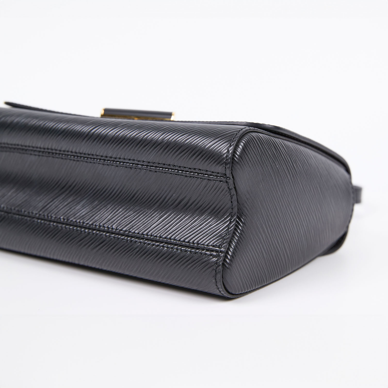路易威登 LOUIS VUITTON Twist MM 小羊皮 扭鎖 單肩包 Epi皮革 黑色 M21117 晶片款  原廠盒子/防塵袋/購買證明