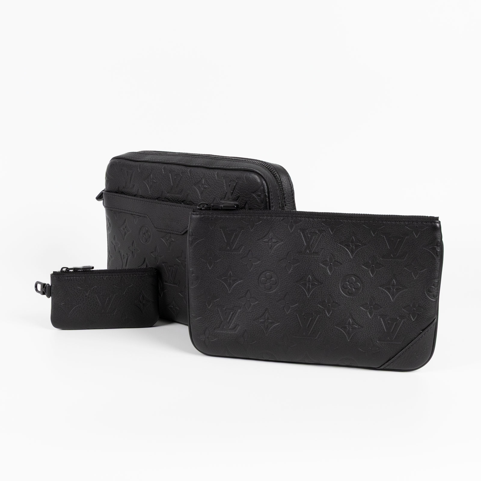 路易威登 LOUIS VUITTON Trio 肩背 郵差包 M46602 晶片款 黑原花壓紋牛皮TRIO三合一 原廠盒子/防塵袋/購買證明