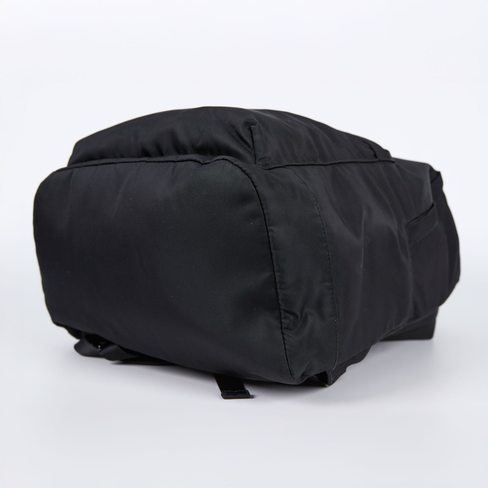 普拉達 PRADA Re-Nylon 尼龍後背包 2VZ034_2A6D 黑尼龍後背包 防塵袋