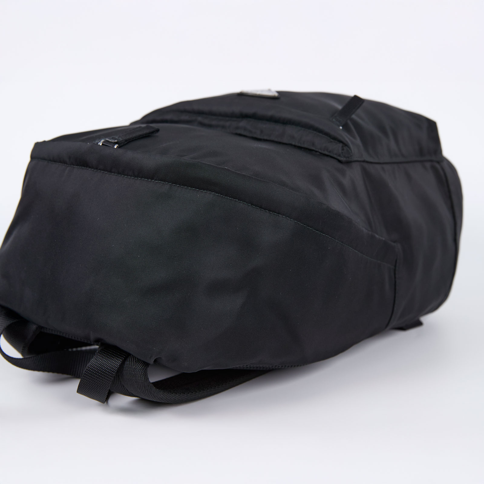 普拉達 PRADA Re-Nylon 尼龍後背包 2VZ034_2A6D 黑尼龍後背包 防塵袋