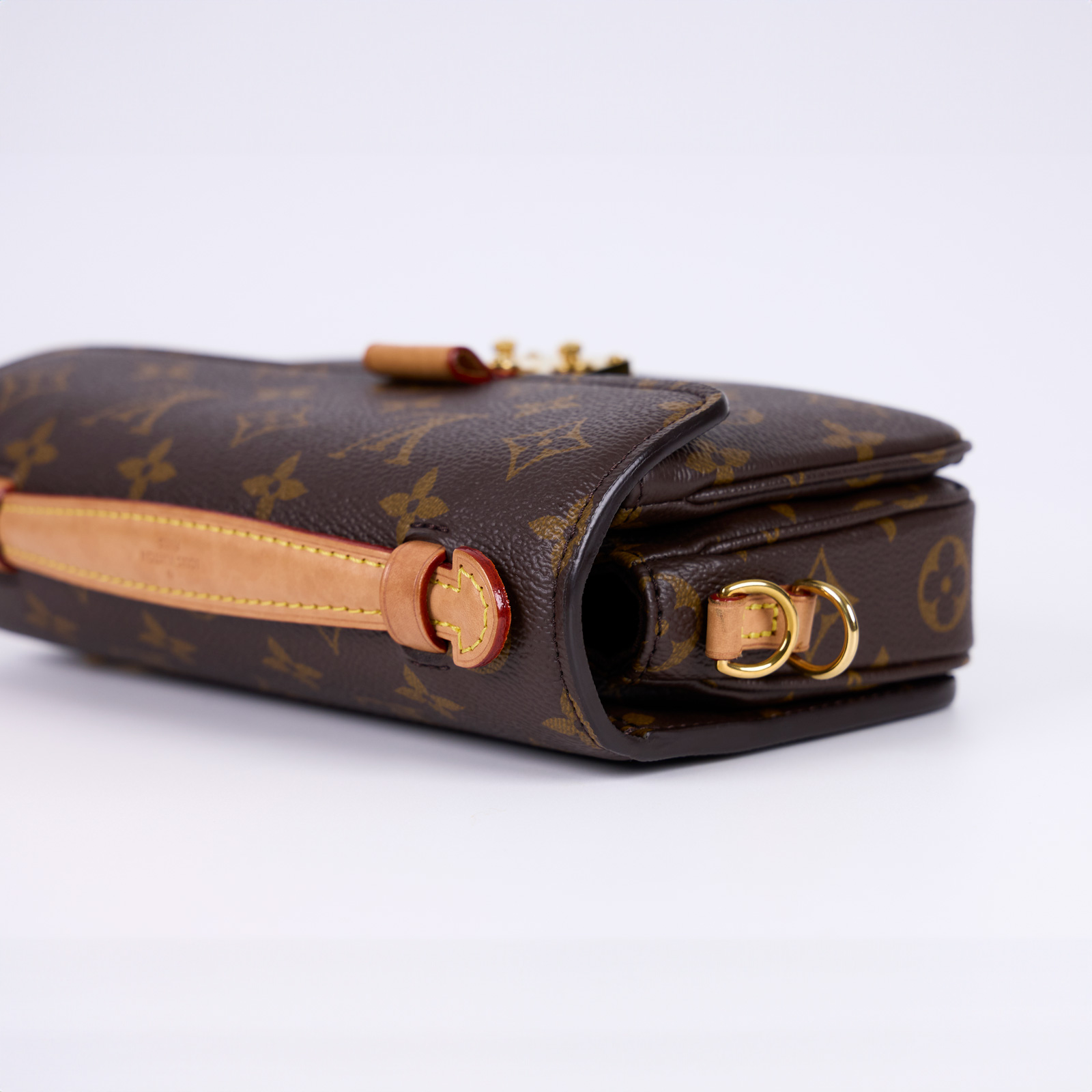 路易威登 LOUIS VUITTON Pochette Métis East West 老花 鏈條 郵差包 腋下單肩包 M46279 晶片款  無附屬品