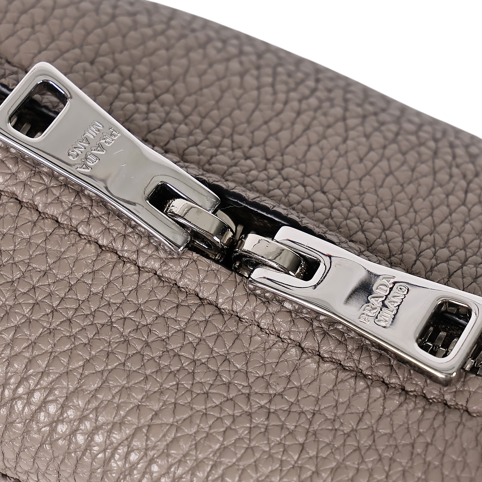 普拉達 PRADA 皮革手袋 小型 1BC145_2DKV 灰真皮2WAY 防塵袋/背帶