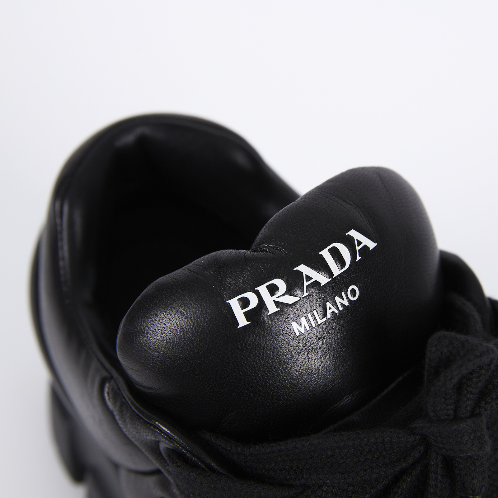 普拉達 PRADA Monolith 皮革 綁帶鞋  黑鐵牌皮鞋 原廠盒子/防塵袋