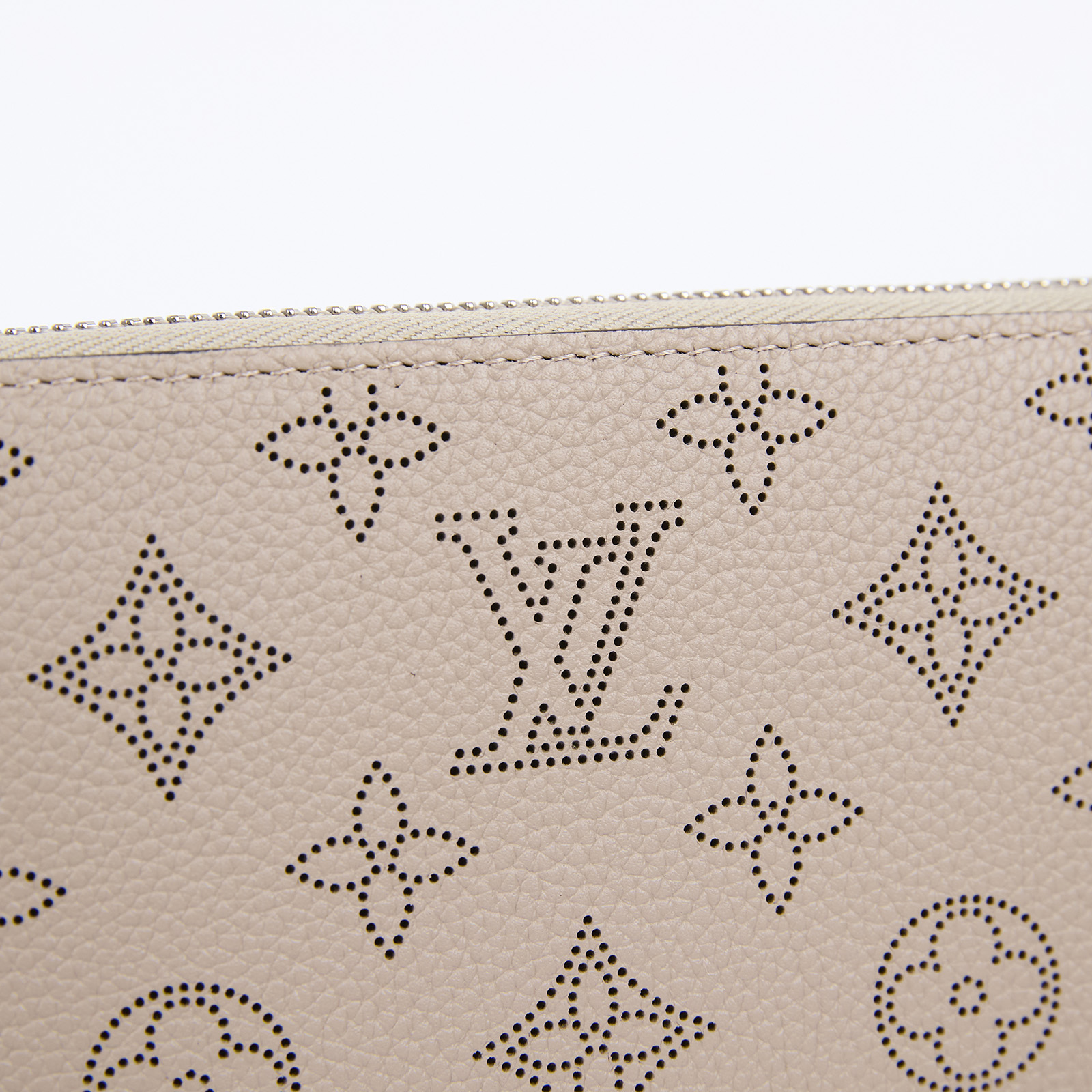 路易威登 LOUIS VUITTON 錢包 拉鍊 長夾 灰色 M69821 晶片款 Galet MAHINA拉鍊長夾 原廠盒子/防塵袋
