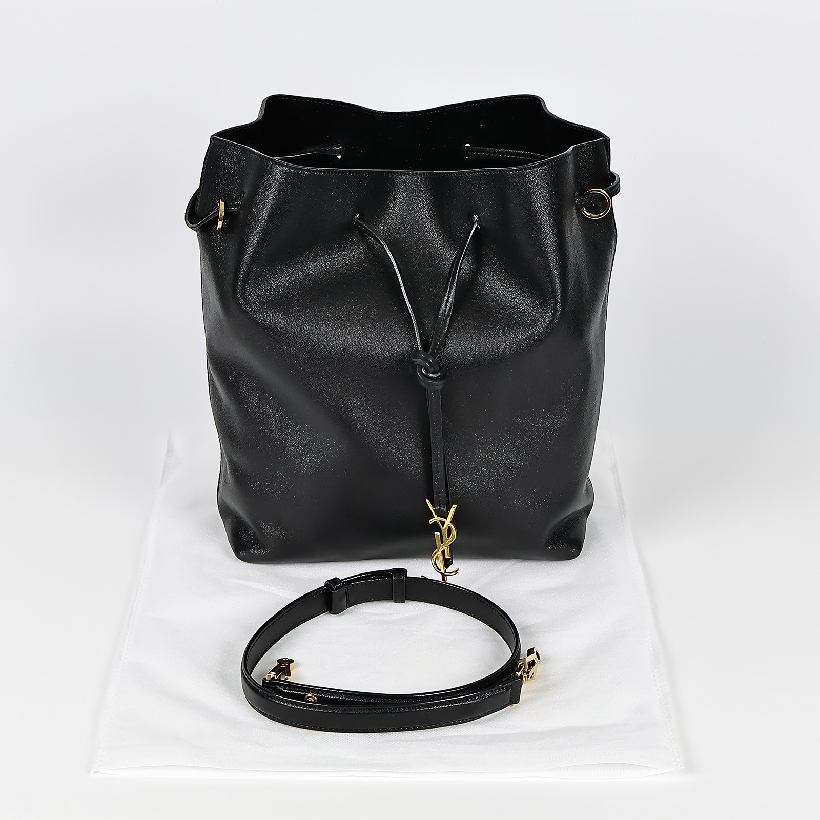聖羅蘭 YSL SAINT LAURENT Paris vii Pochon手袋 8043021EL0W 黑paris vii pochon手袋 無附屬品