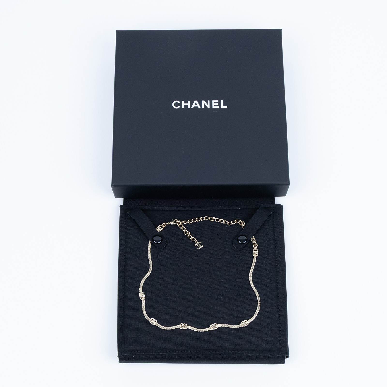 香奈兒 CHANEL 頸鍊 ABE254A25 V 淡金5個雙CLOGO頸鍊 原廠盒子