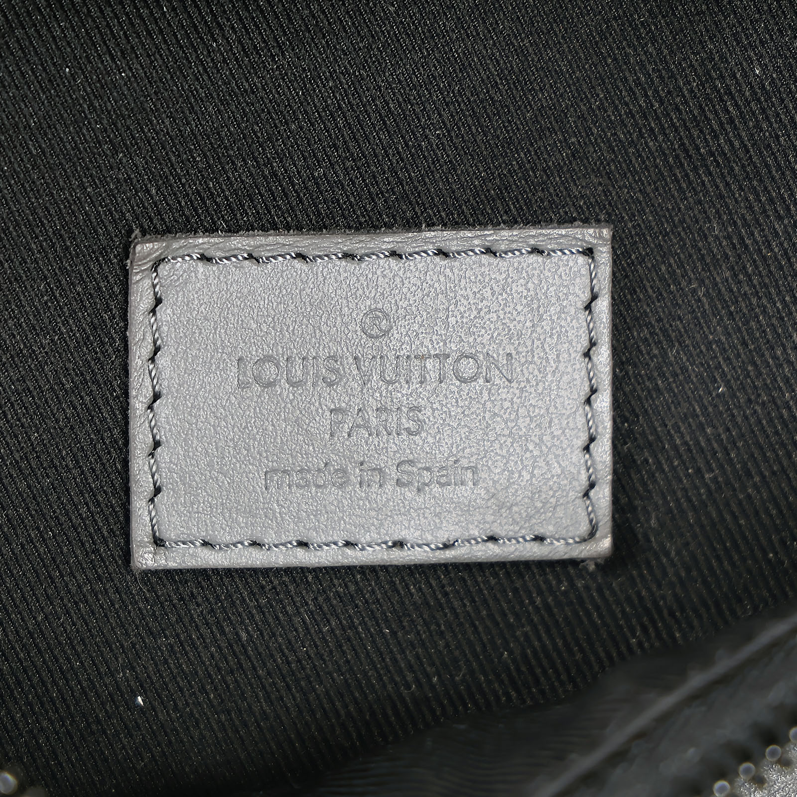路易威登 LOUIS VUITTON Discovery 腰包 灰色 M46108 晶片款 灰色Discovery 腰包 原廠盒子/防塵袋