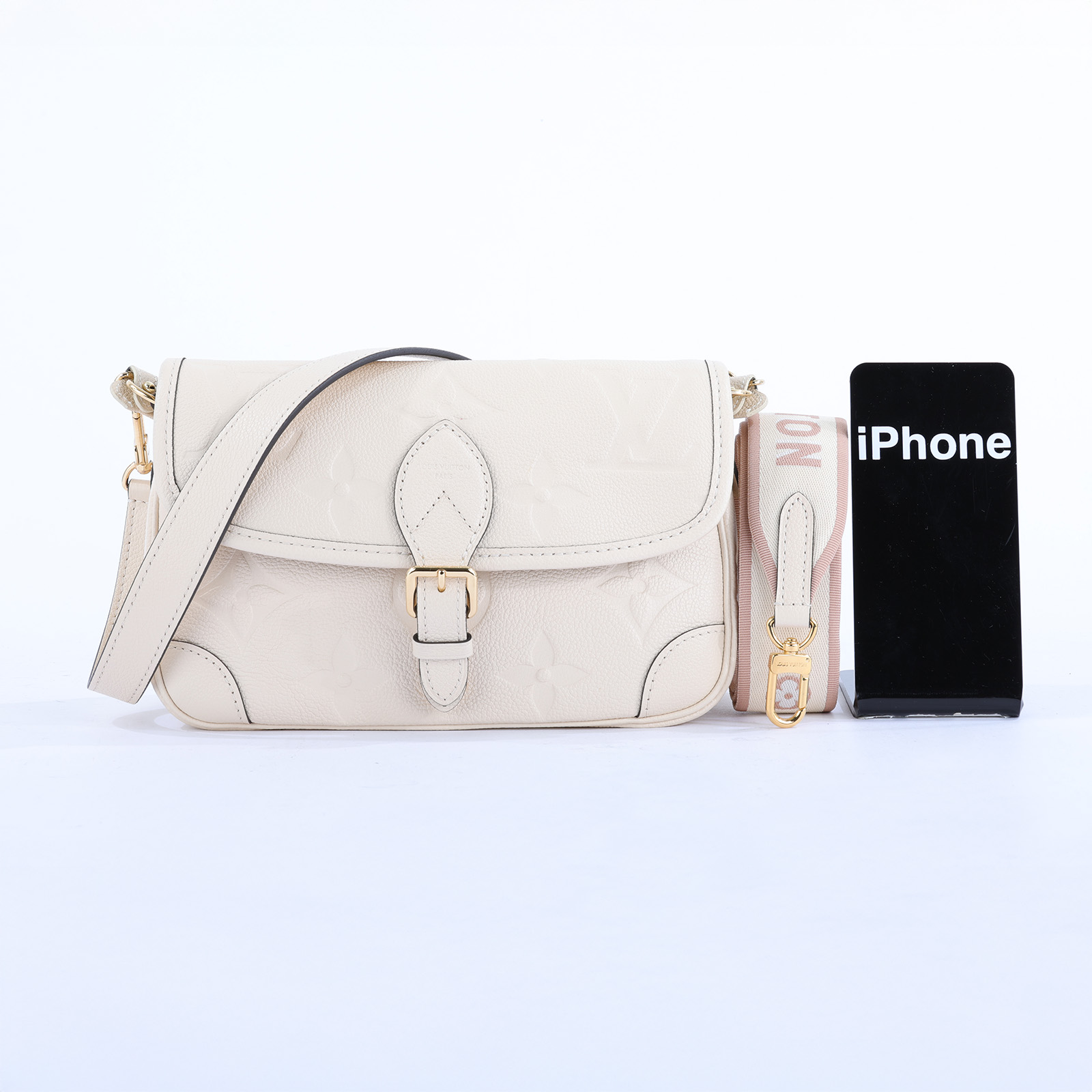 路易威登 LOUIS VUITTON Diane 腋下包法棍 單肩背包 米色 M46388 晶片款 奶油白Diane 防塵袋/購買證明