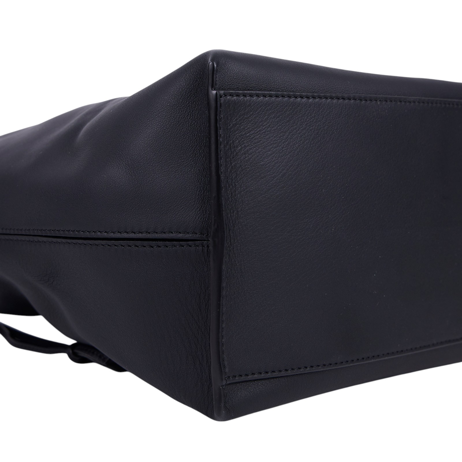 羅意威 LOEWE Small Cubi 斜背包 B906Q63X04 黑Cubi斜背包 防塵袋