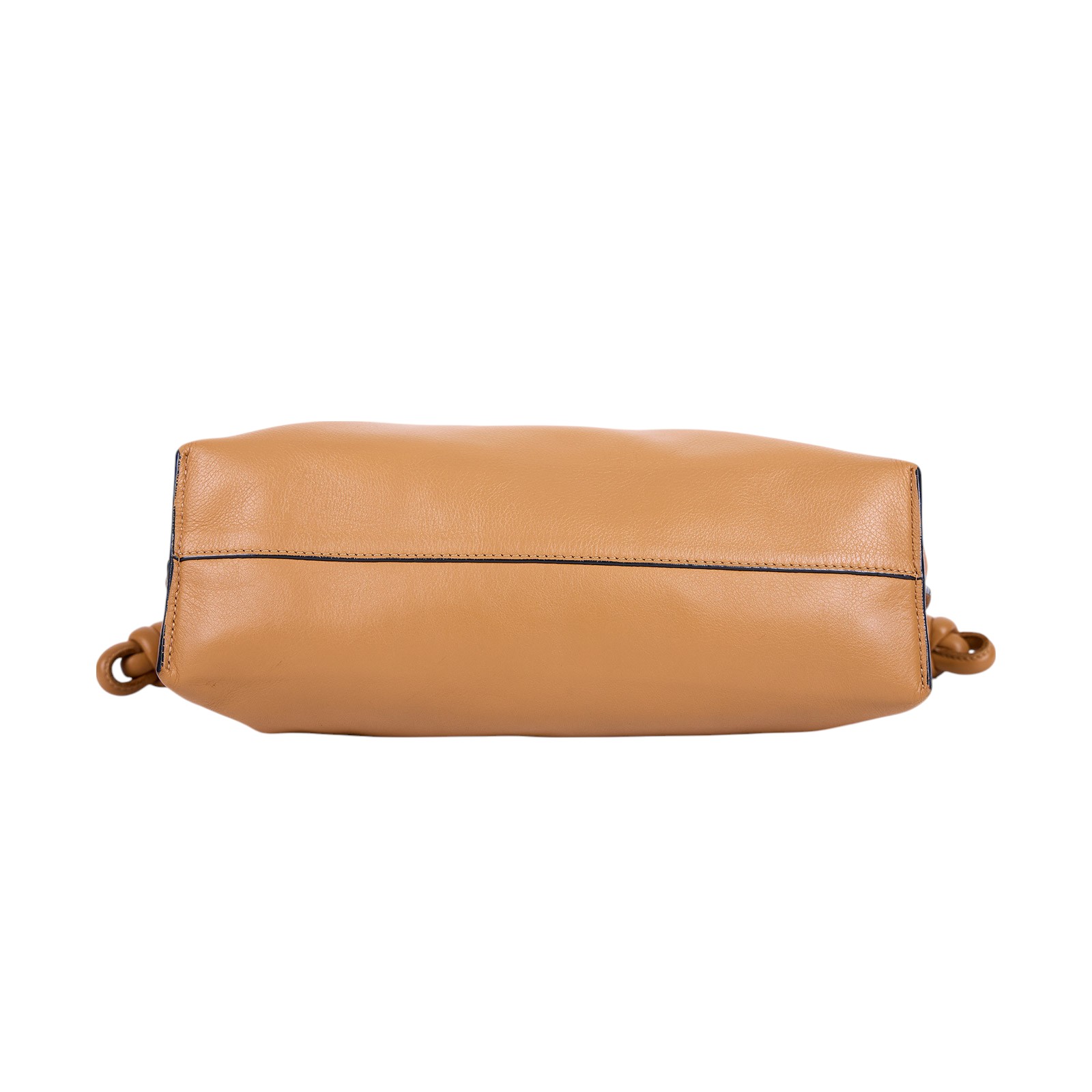 羅意威 LOEWE Flamenco clutch 小牛皮 肩背包 A411FC1X62 咖FLAMENCO CLUTCH中號 防塵袋/購買證明
