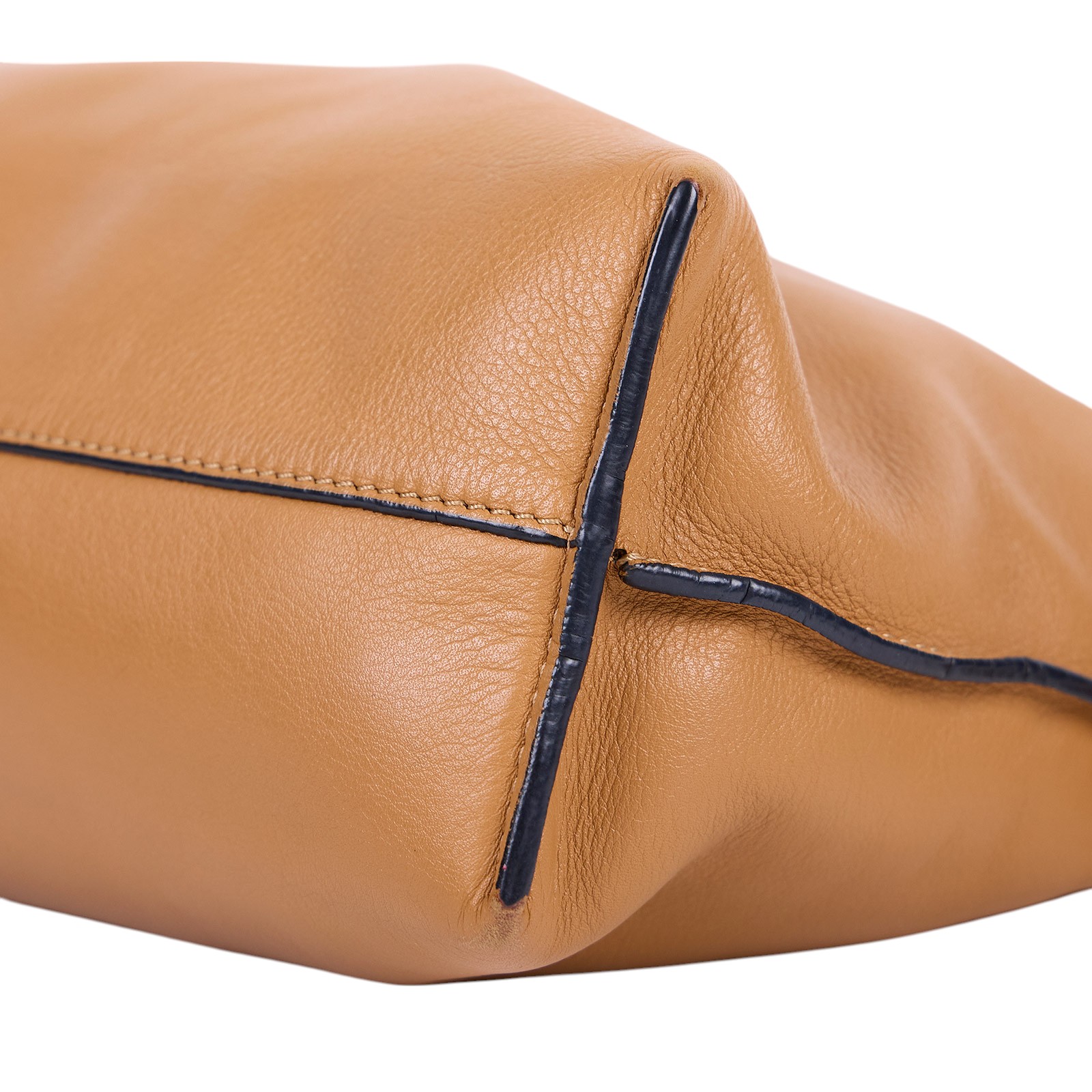 羅意威 LOEWE Flamenco clutch 小牛皮 肩背包 A411FC1X62 咖FLAMENCO CLUTCH中號 防塵袋/購買證明