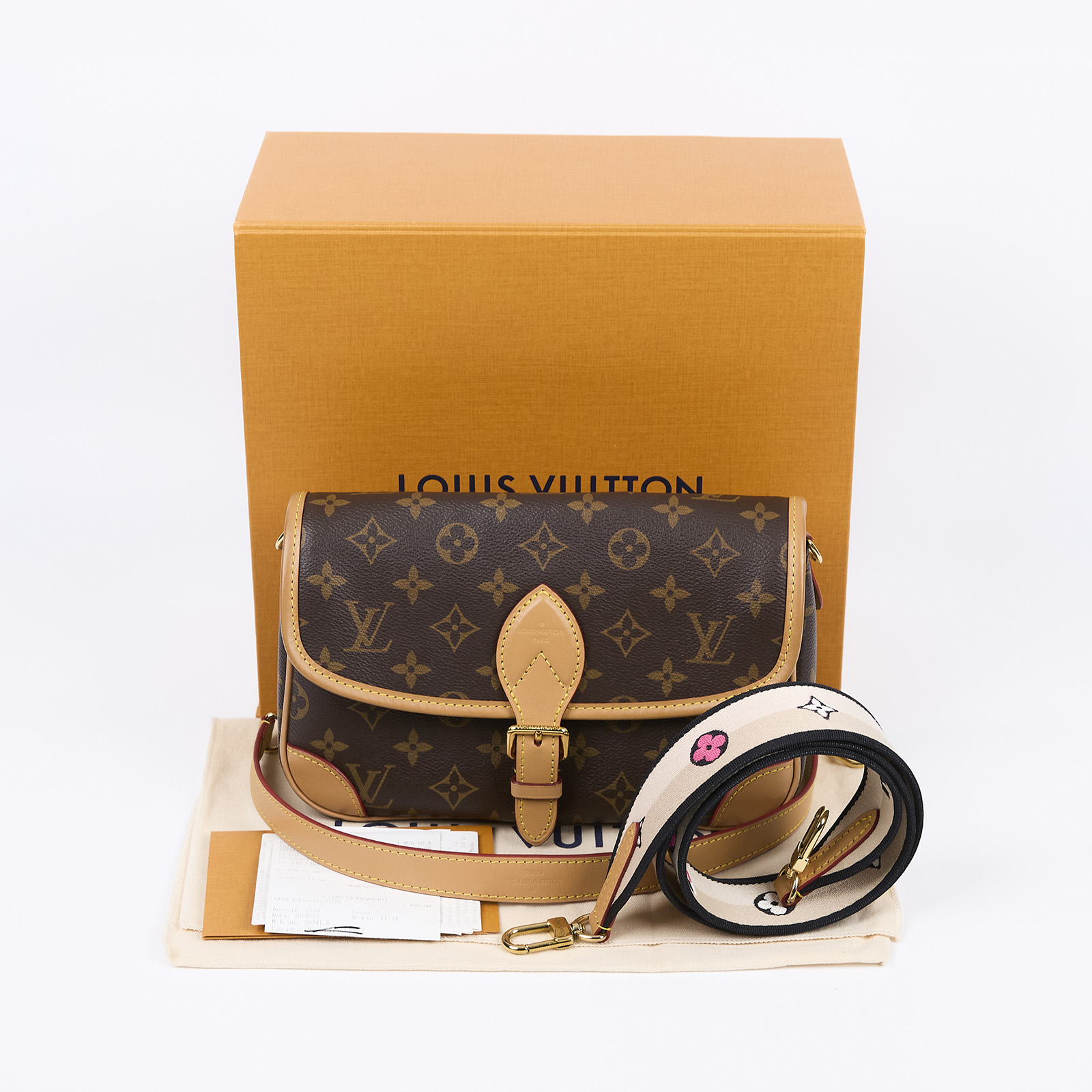 路易威登 LOUIS VUITTON Diane 腋下包法棍 單肩背包 經典帆布 M45985 晶片款 棕原花DIANE法棍包 防塵袋/原廠盒子/購買證明