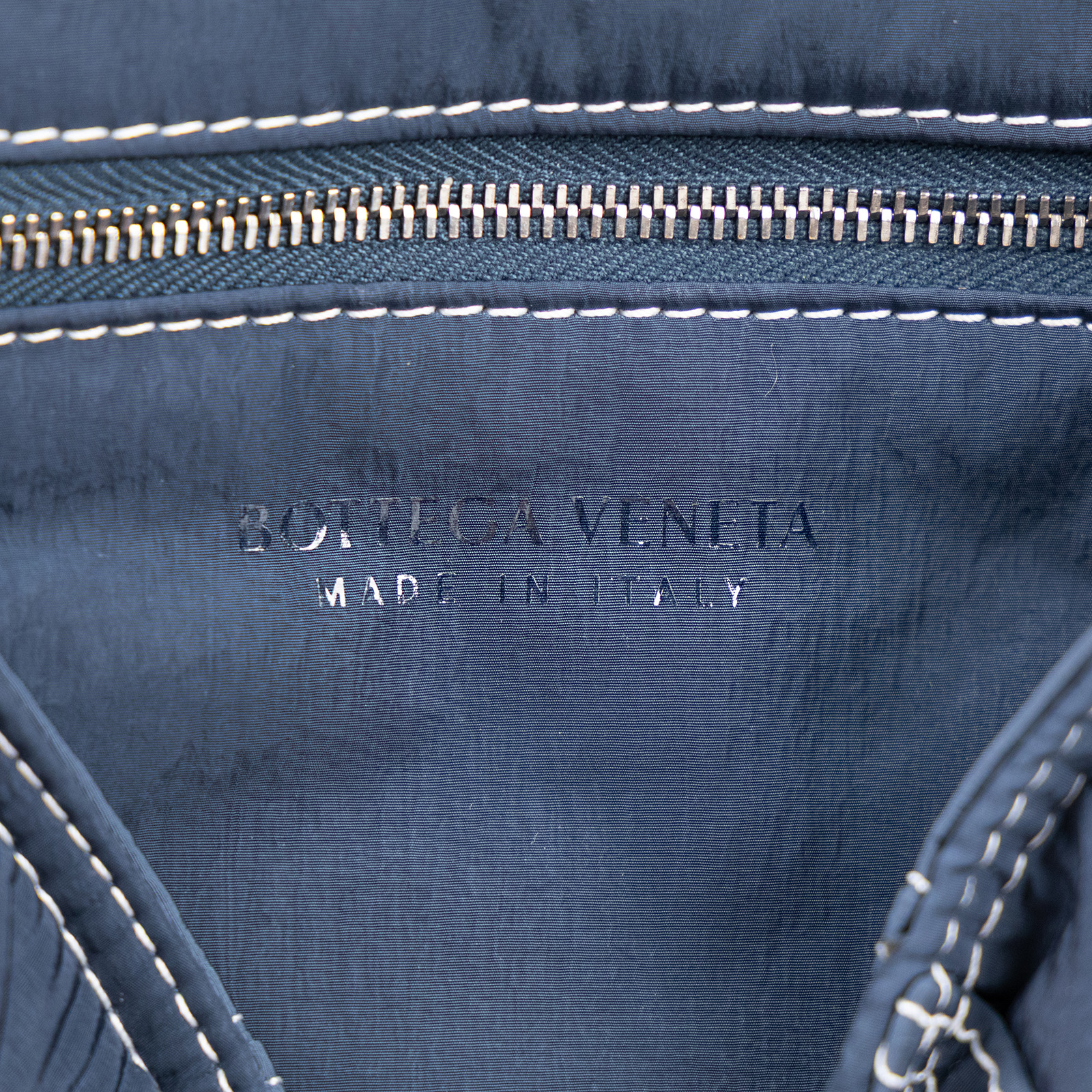 寶緹嘉 BOTTEGA VENETA Small Padded Tech Cassette 肩背包 755182  防塵袋
