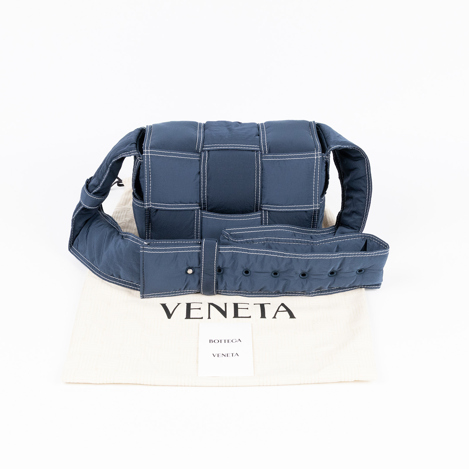 寶緹嘉 BOTTEGA VENETA Small Padded Tech Cassette 肩背包 755182  防塵袋