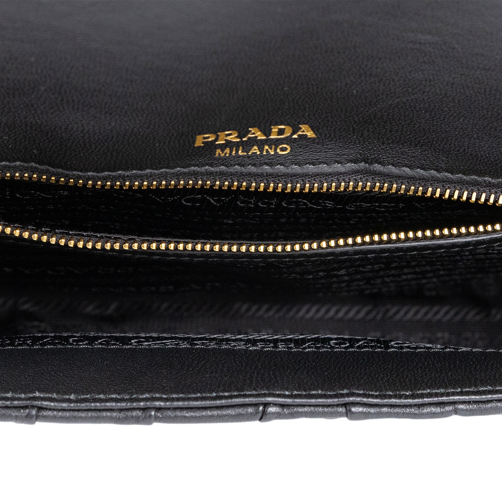 普拉達 PRADA Gaufre 肩背 口蓋包 1BD235_2B25 黑抓皺鍊包 防塵袋/保證卡