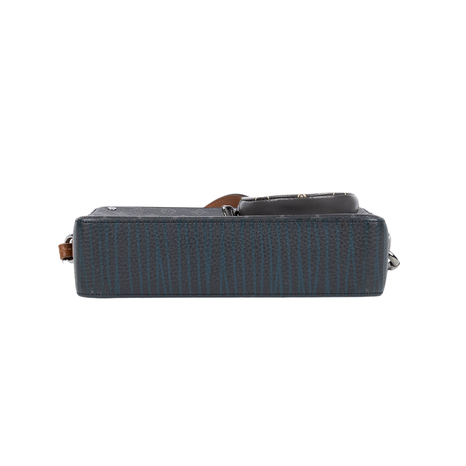 路易威登 LOUIS VUITTON Volga 肩背包 M69688 黑原花Volga On Strap 原廠盒子/防塵袋/購買證明