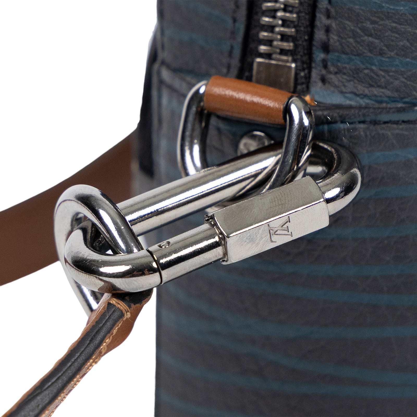 路易威登 LOUIS VUITTON Volga 肩背包 M69688 黑原花Volga On Strap 原廠盒子/防塵袋/購買證明
