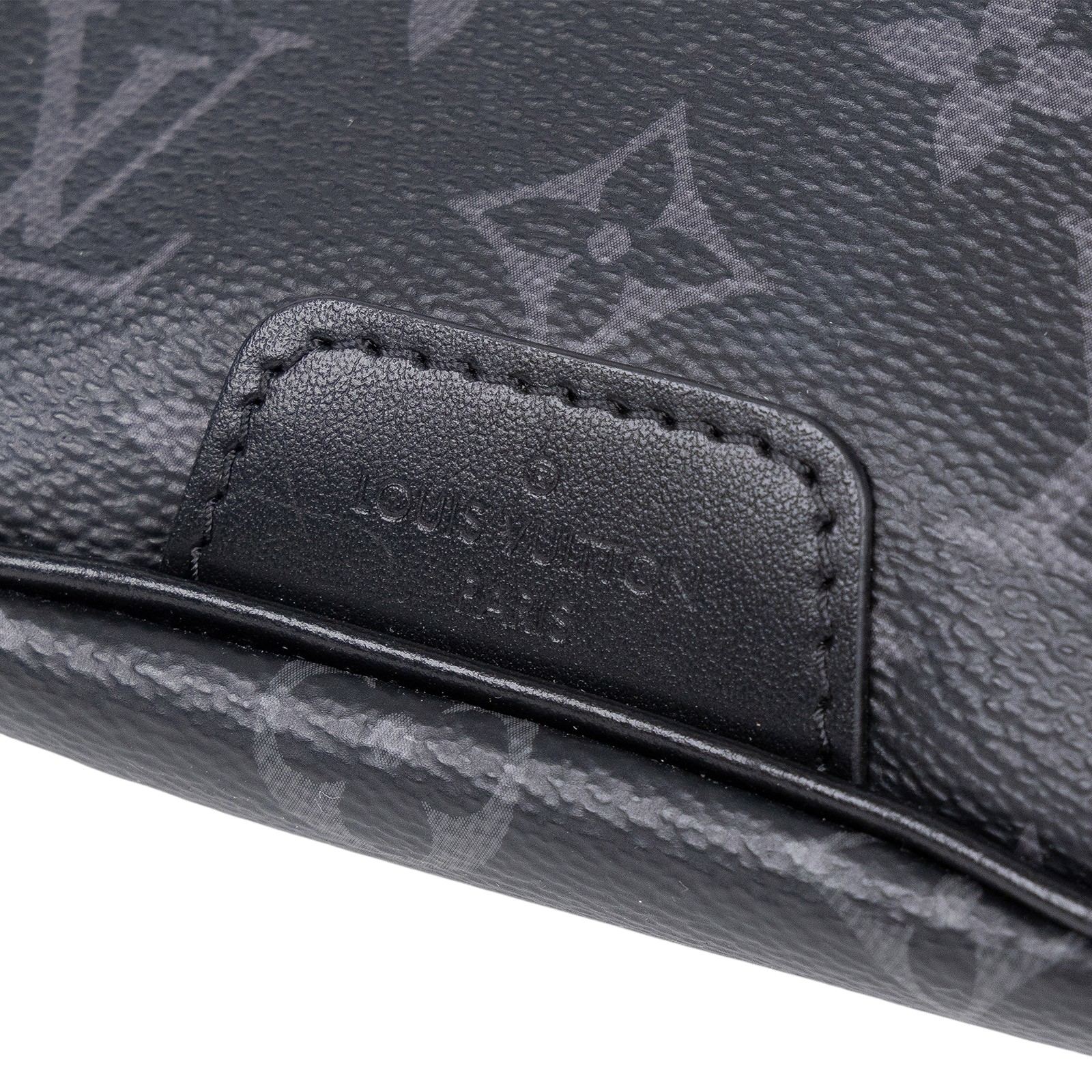 路易威登 LOUIS VUITTON Discovery PM 腰包 Monogram Eclipse 黑色 M46035 晶片款  原廠盒子/防塵袋/國外購買證明