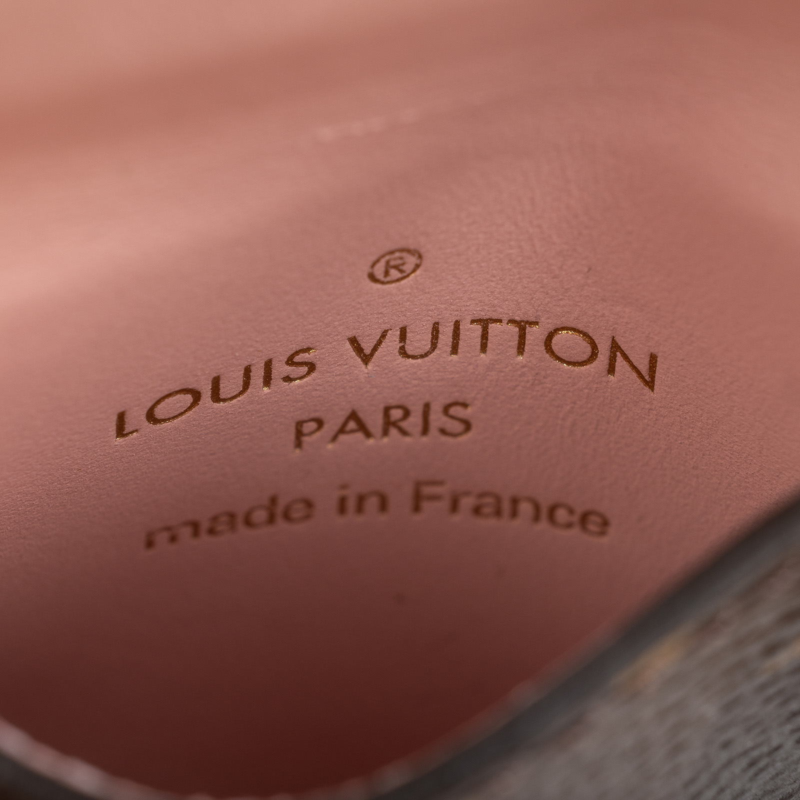 路易威登 LOUIS VUITTON Kirigami Pouch 收納袋吊飾兼鑰匙扣 M69003 原花信封吊飾 無附屬品