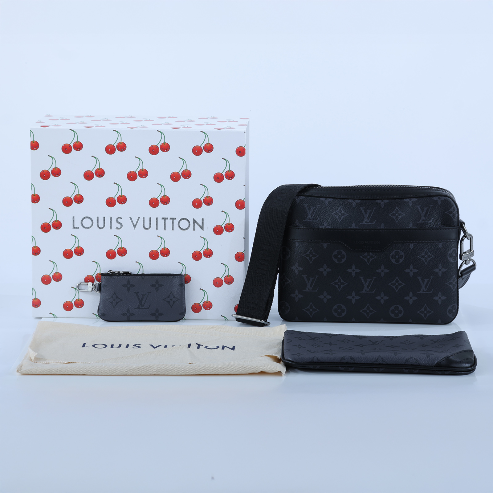 路易威登 LOUIS VUITTON Trio 郵差包 Eclipse帆布 黑色 灰色 M69443 晶片款  原廠盒子/防塵袋/內袋