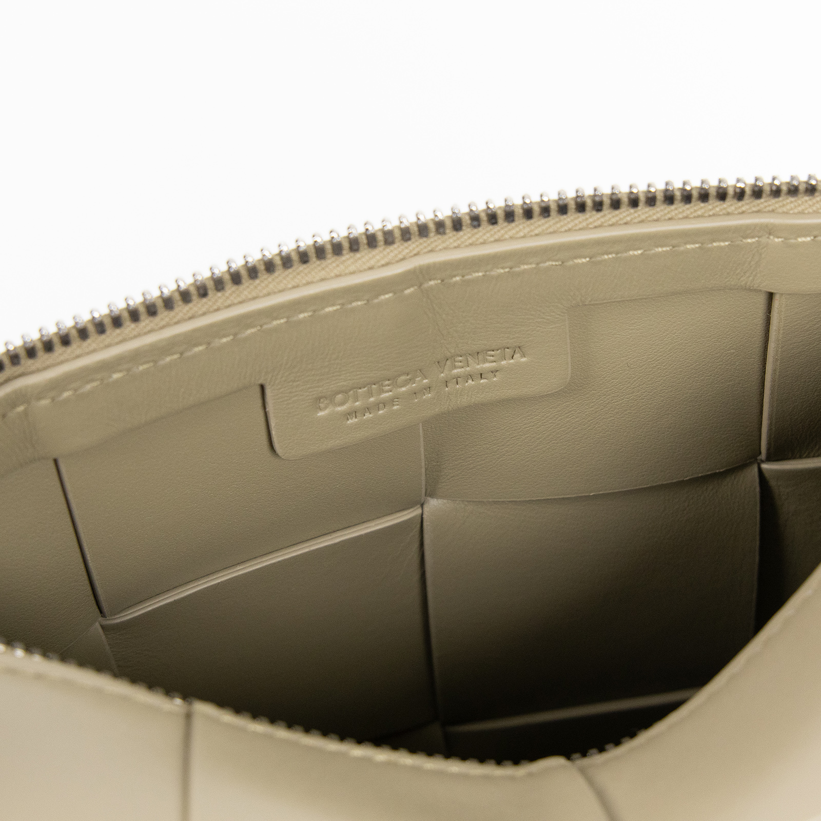 寶緹嘉 BOTTEGA VENETA Cassette 斜背包 730027VB1K0 晶片款 沙色CASSETTE編織包 4X3 防塵袋