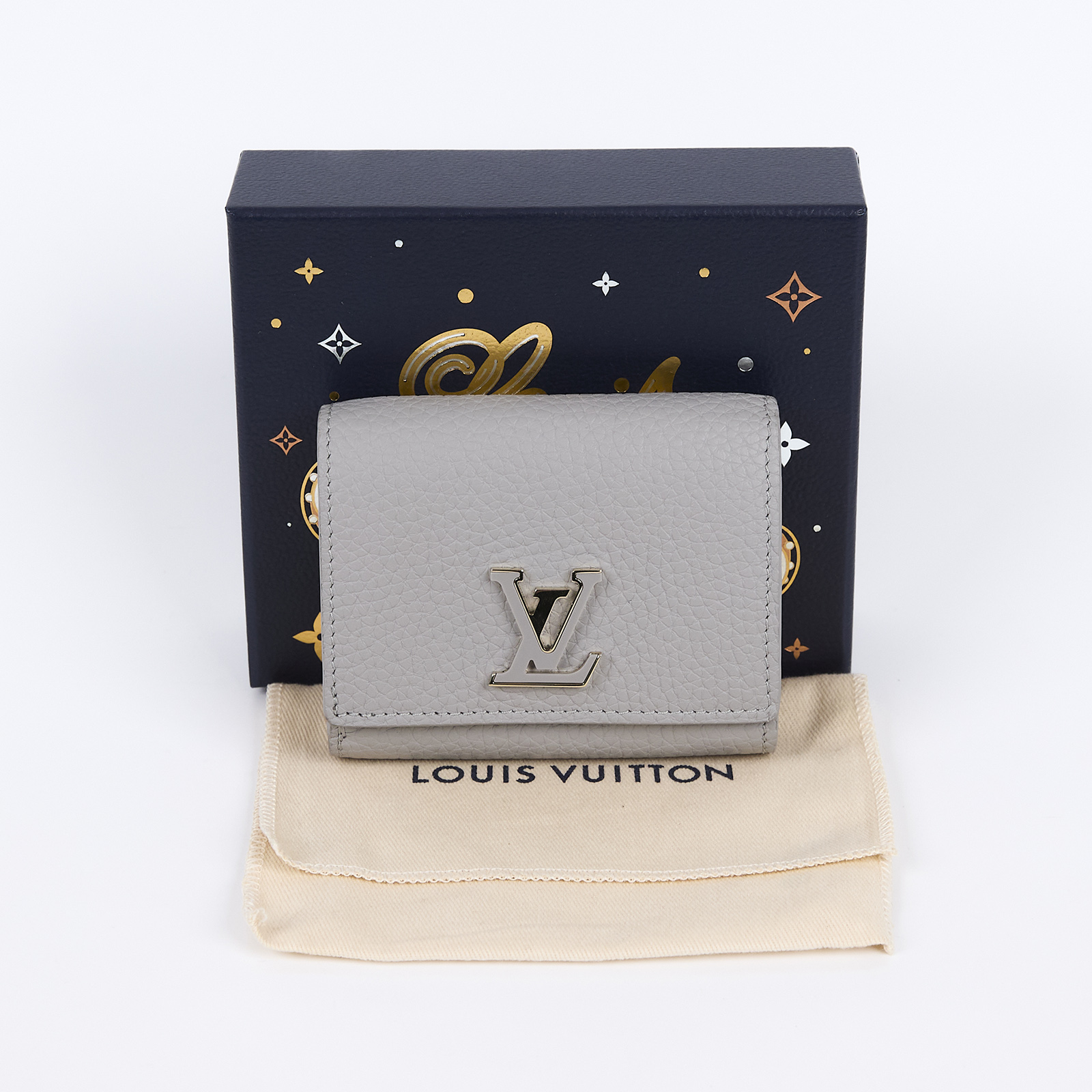 路易威登 LOUIS VUITTON Capucines Tiny 錢包 短夾 灰色 M12406 晶片款 灰Capucines Tiny短夾 原廠盒子/防塵袋