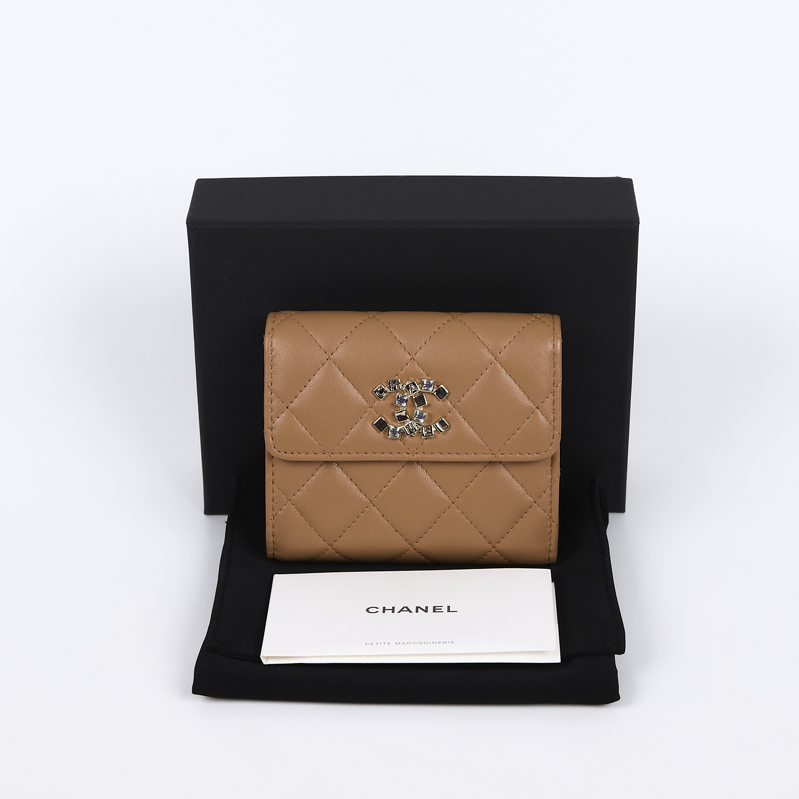 香奈兒 CHANEL 錢包 短夾 AP3839 晶片款 焦糖水鑽羊皮三折短夾 原廠盒子/防塵袋
