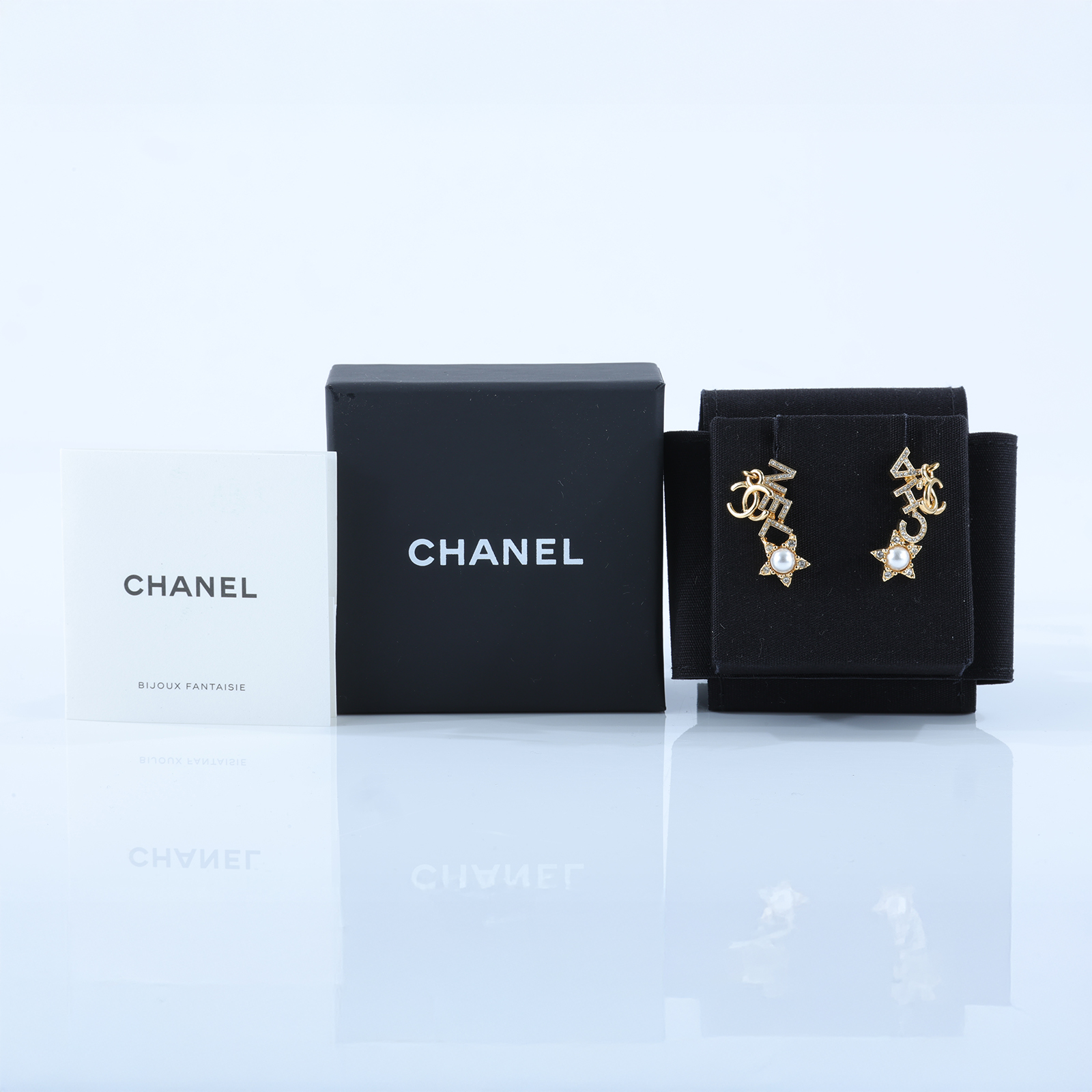 香奈兒 CHANEL 雙C logo 水鑽 星星 耳環 B25 P 淡金雙C粉水鑽星星耳環 原廠盒子