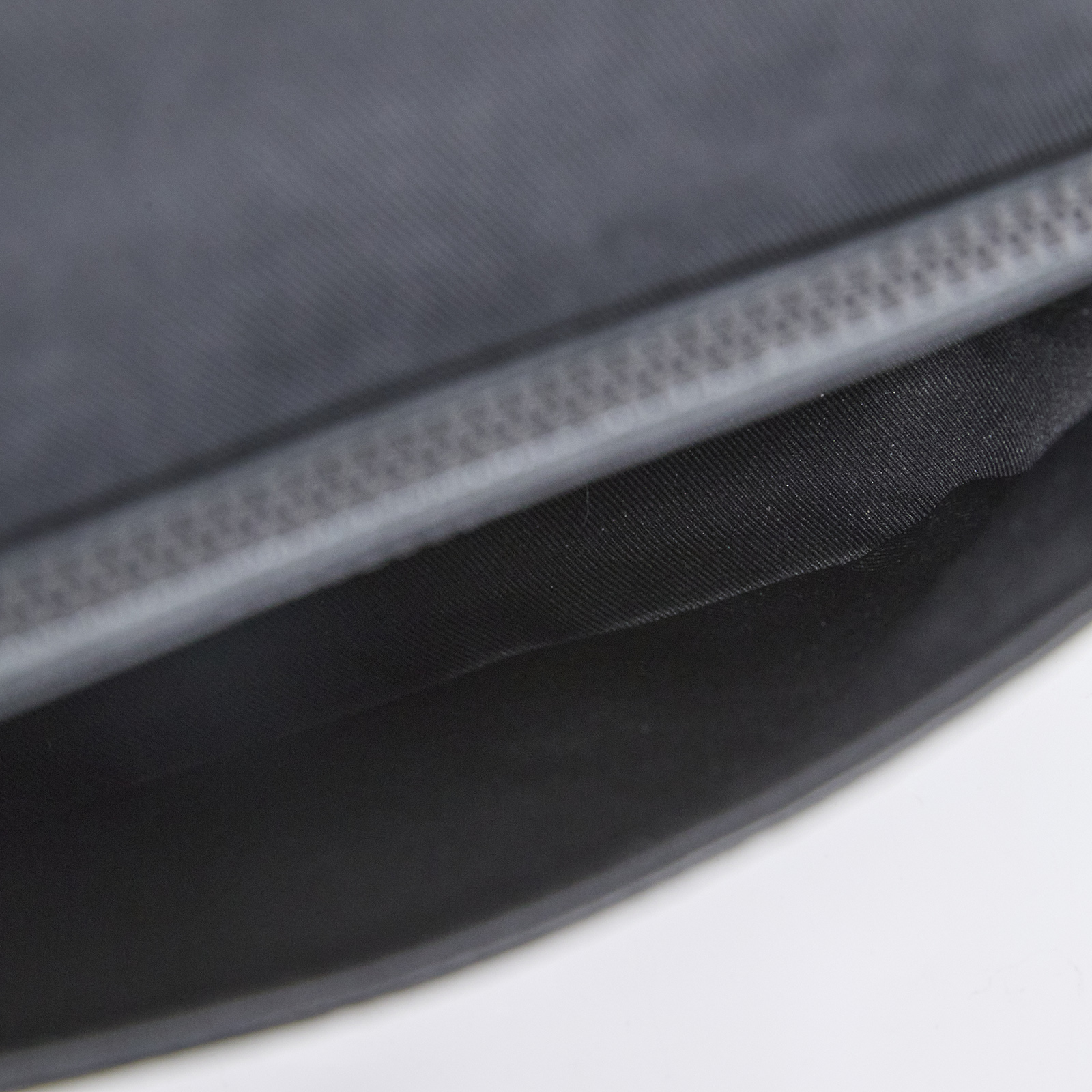 路易威登 LOUIS VUITTON S Lock 單肩包 Taurillon 牛皮 M58487 晶片款 黑原花壓紋S LOCK斜背包 原廠盒子