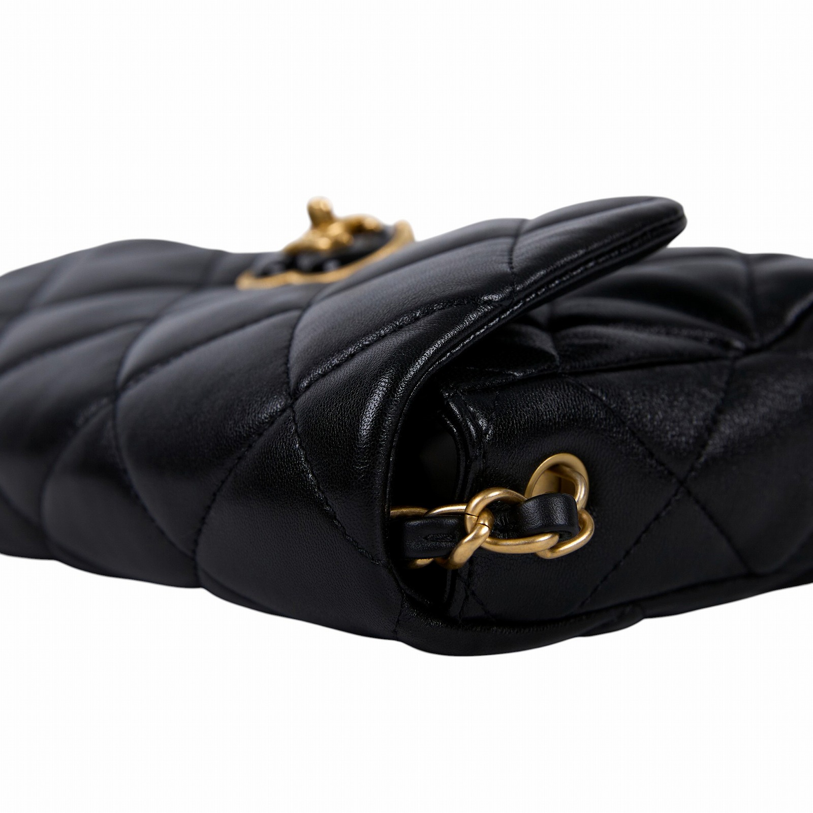 香奈兒 CHANEL CF Flap Bag  肩背 斜背包 AS3986 晶片款 黑羊愛心砝瑯扣掀蓋包 原廠盒子/防塵袋