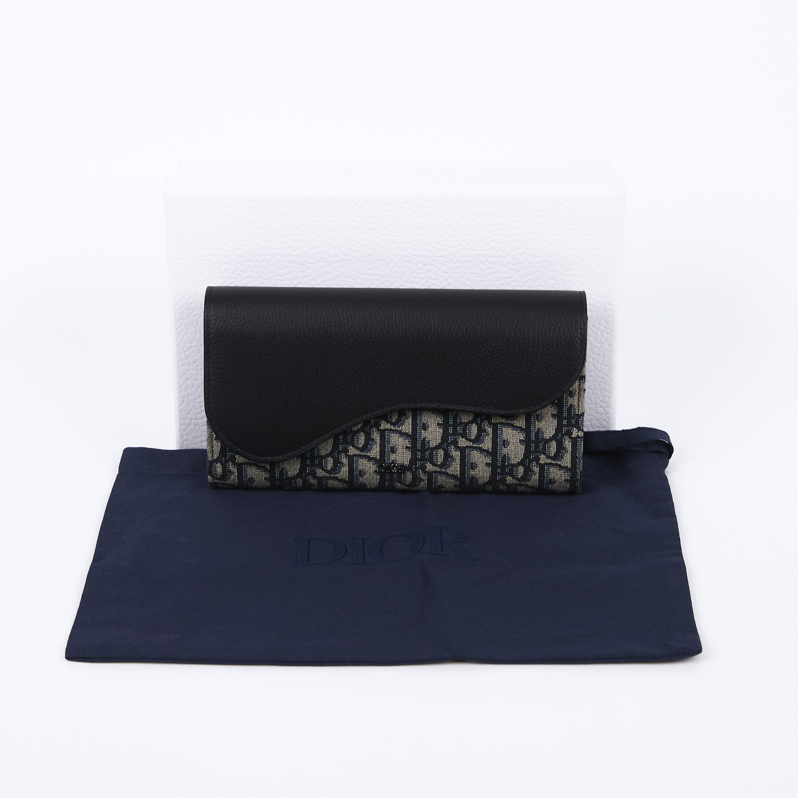 迪奧 CHRISTIAN DIOR Saddle 長夾 錢包 2ADBC321YKS 緹花搭配黑色粒面小牛皮Saddle長夾 原廠盒子/防塵袋/購買證明