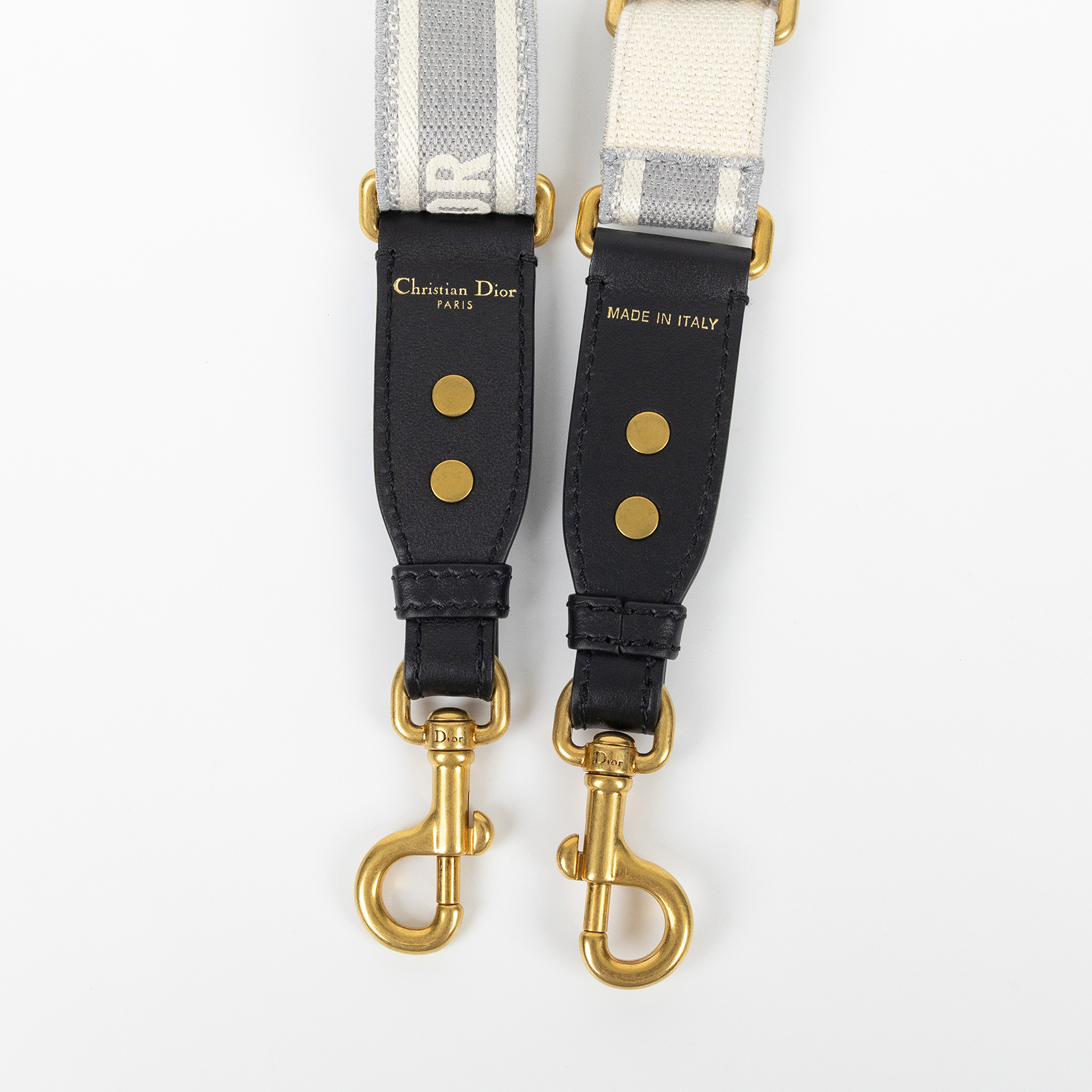 羅意威 LOEWE 可調式肩背帶 S8557CBTE 灰SADDLE可調式刺繡背帶 防塵袋