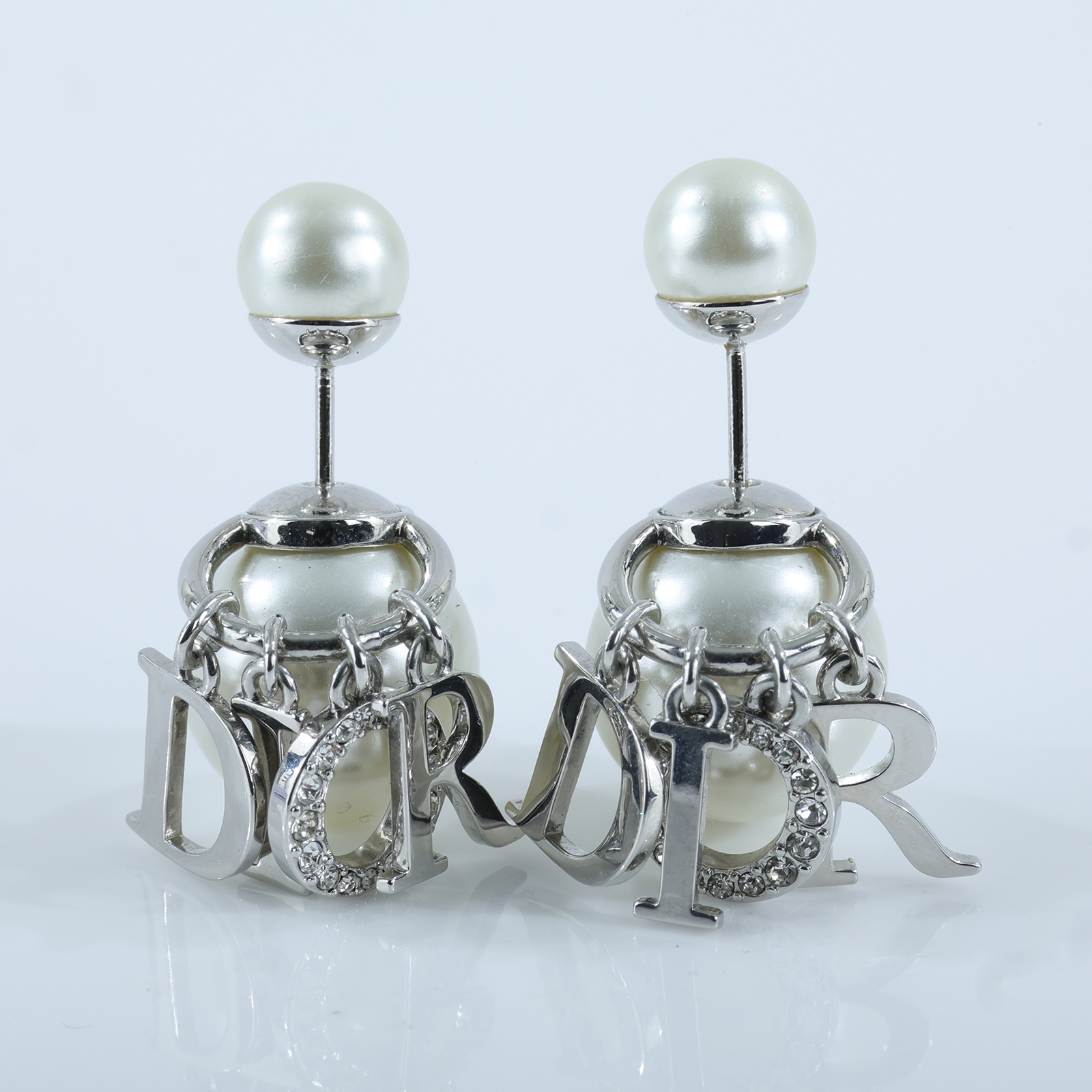 迪奧 CHRISTIAN DIOR Tribales 耳釘 E1411TRICY 珍珠水鑽LOGO吊墜耳環 原廠盒子/防塵袋