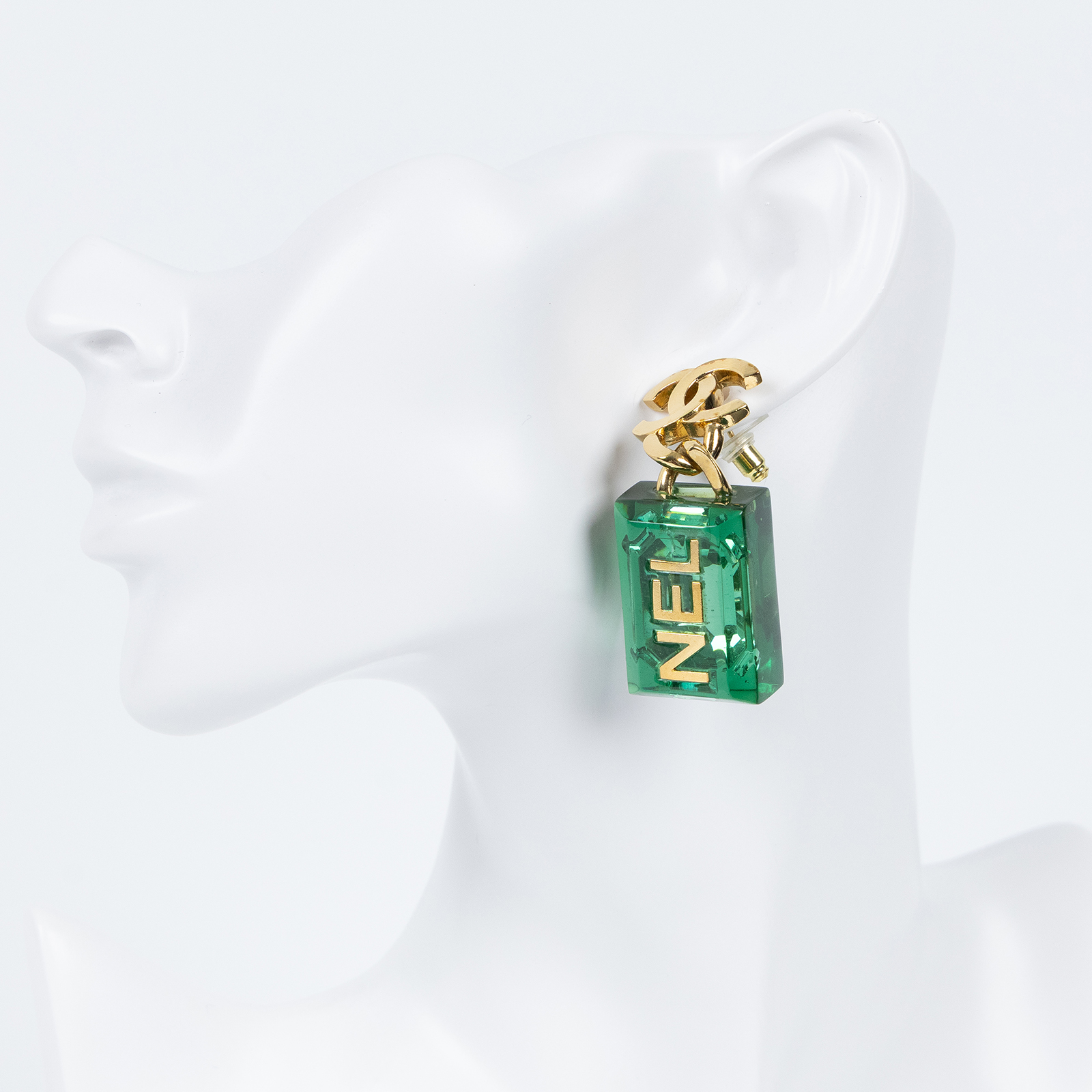 香奈兒 CHANEL CC LOGO 耳環 耳釘 P23 P 綠方塊金LOGO耳環 內襯