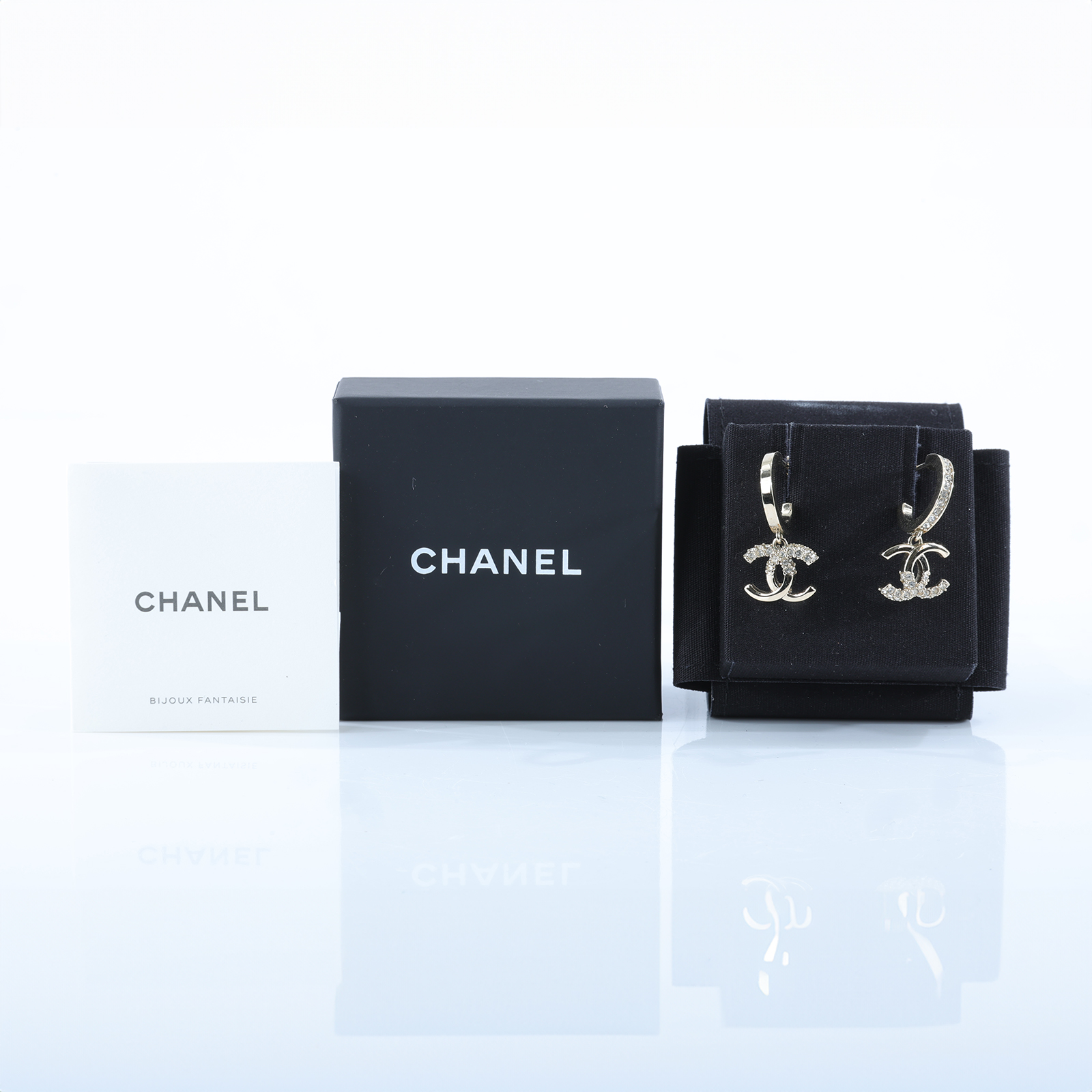 香奈兒 CHANEL CC LOGO 水鑽 耳環 耳釘 L22 K 金LOGO半水鑽耳環 原廠盒子/內襯