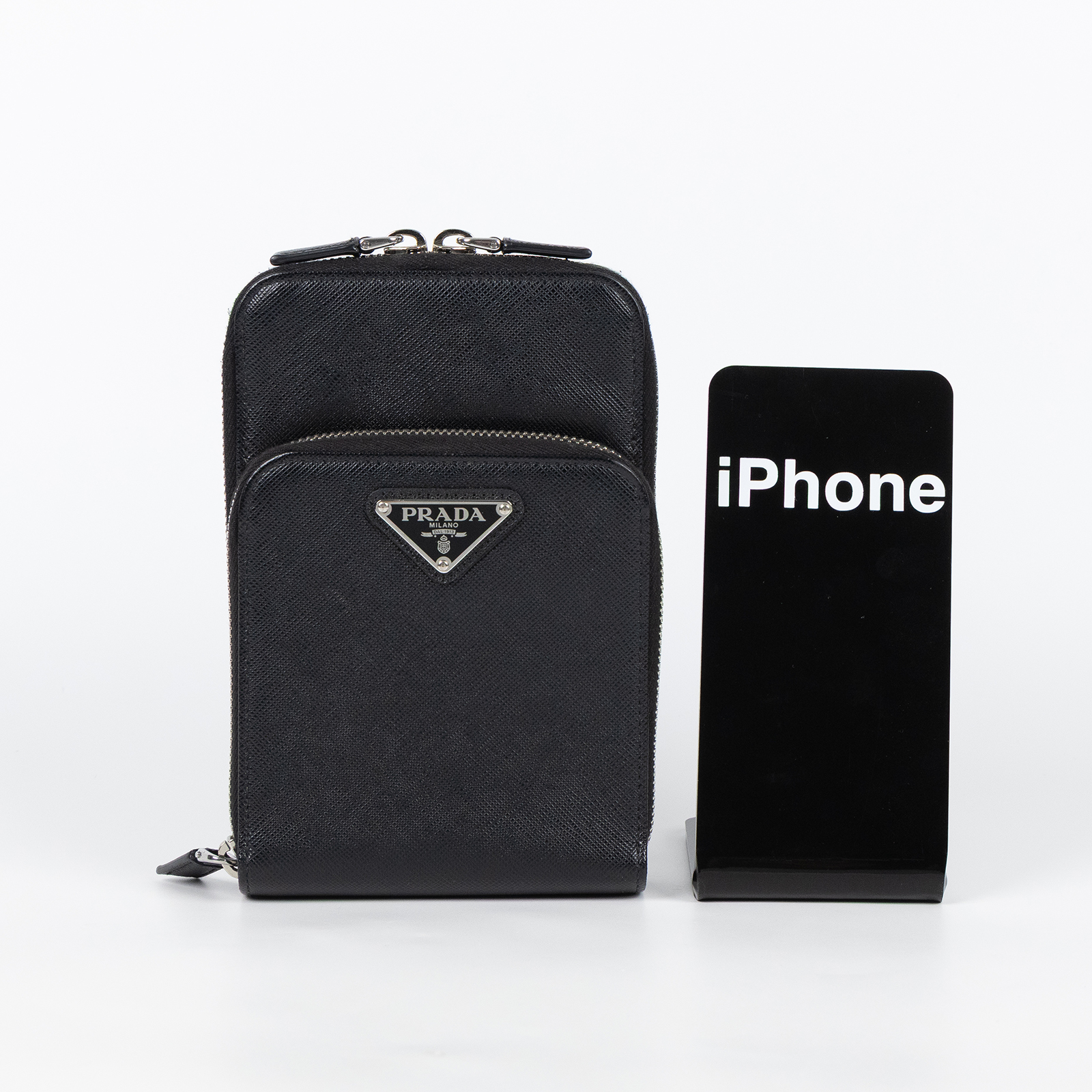 普拉達 PRADA Saffiano皮革 智能手機套 2ZH126_053 黑亮面皮革雙層肩背包 原廠盒子/保證卡