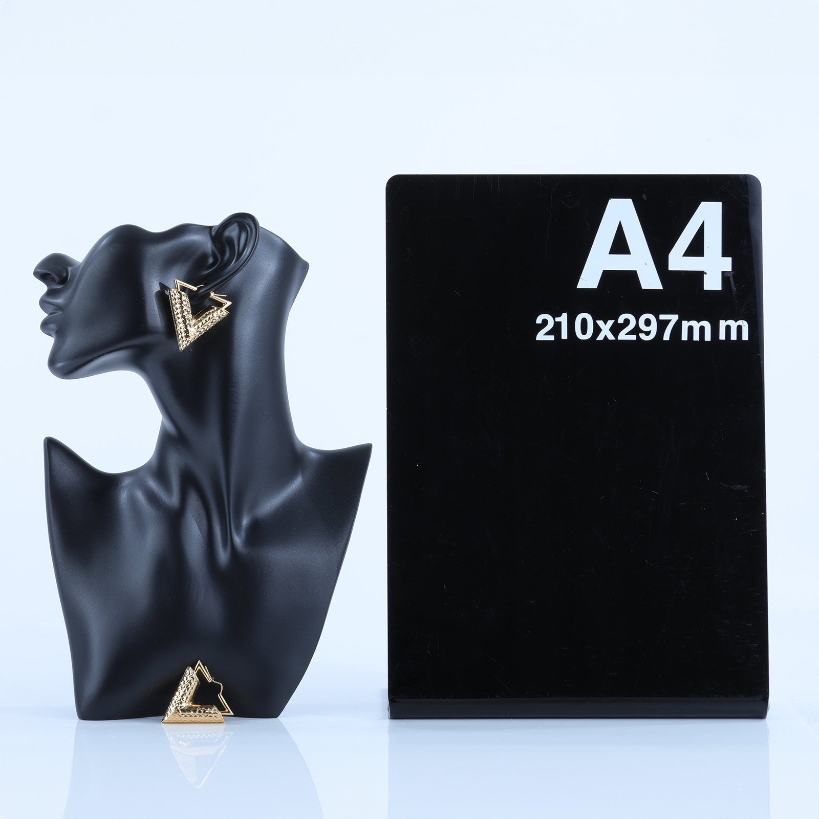 路易威登 LOUIS VUITTON Bouquet de Reuil Essential V 耳環 耳環 耳釘 M64270 雕刻V字大耳環 防塵袋/原廠盒子