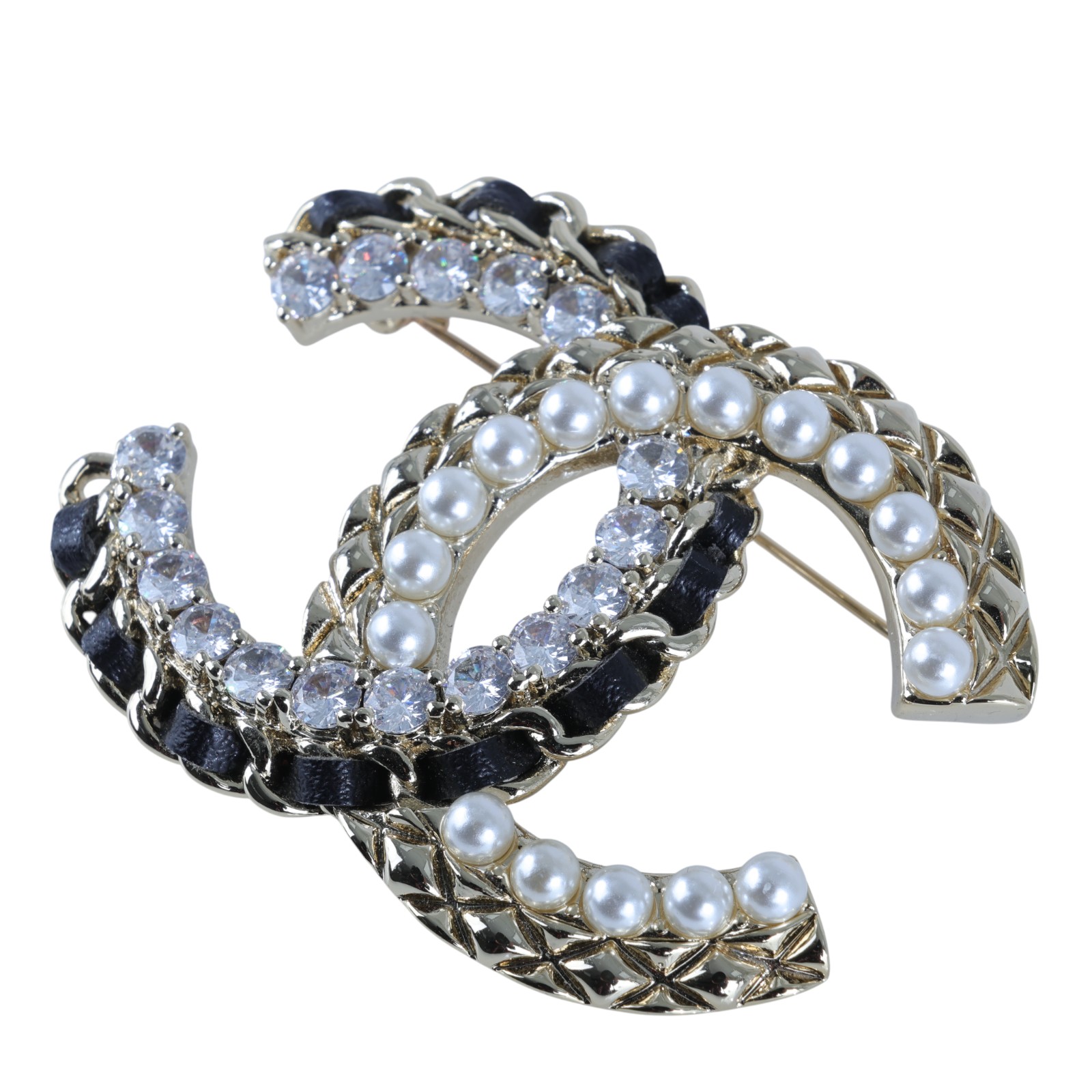 香奈兒 CHANEL CC LOGO 胸針 D22/V 雙C黑皮穿鍊水鑽菱格紋胸針 無附屬品