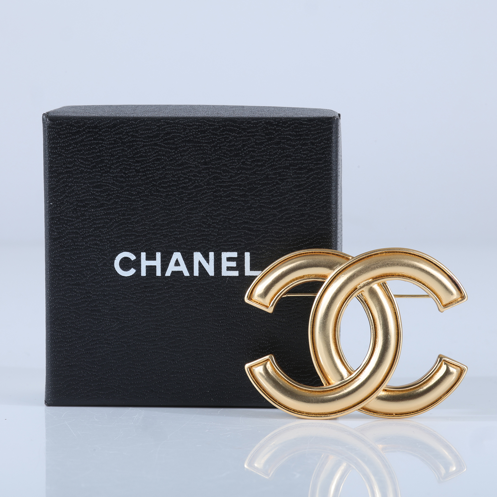 香奈兒 CHANEL CC LOGO 胸針 D19 V 金雙C胸針 原廠盒子