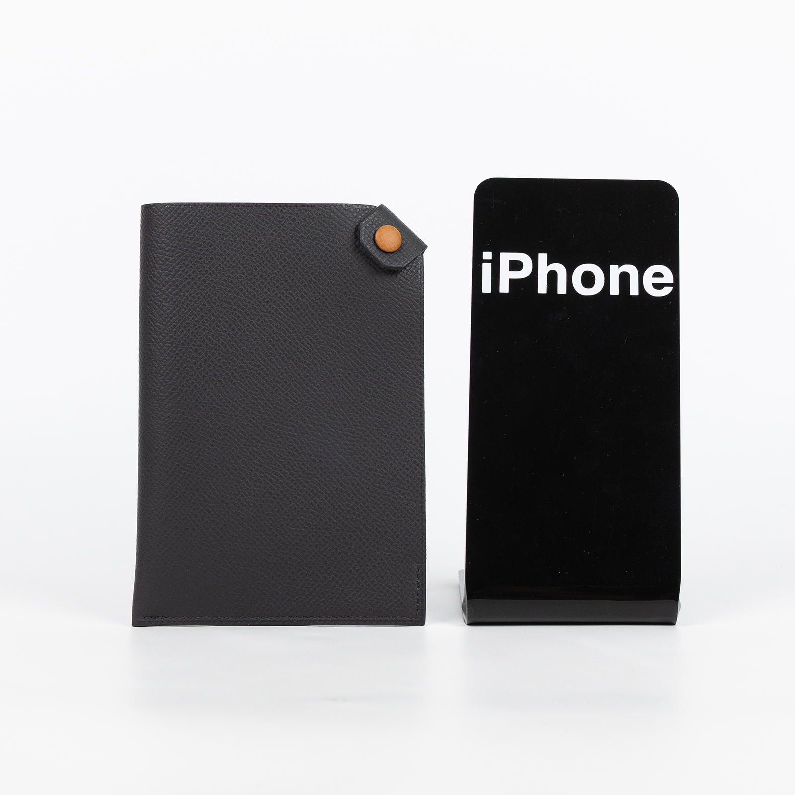 愛馬仕 Hermes Tarmac 護照夾 黑色 H078384CK89 /WFS  004 GX W刻 黑Tarmac護照套 原廠盒子