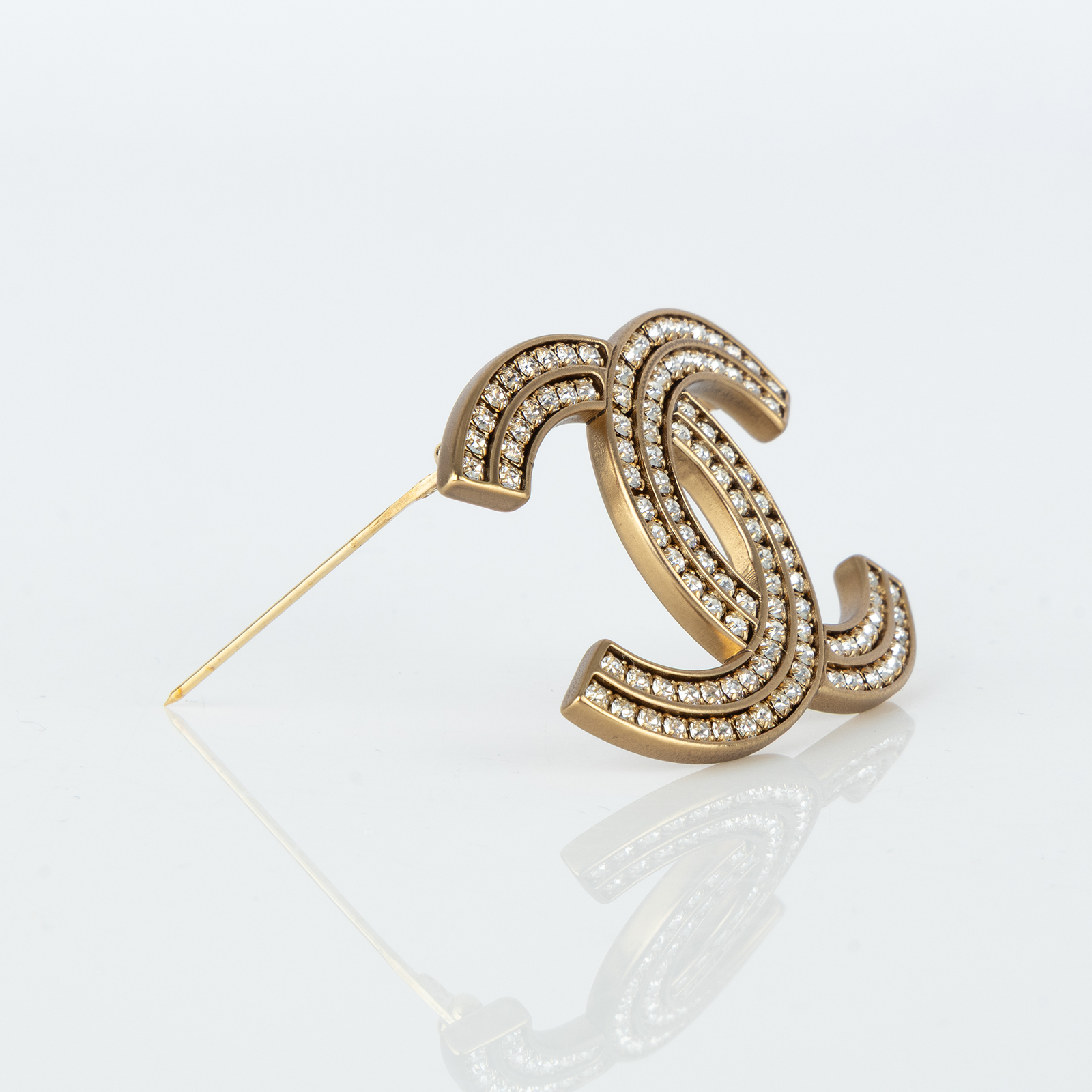 香奈兒 CHANEL CC LOGO 胸針 A21C 雙排水鑽雙C胸針 原廠盒子