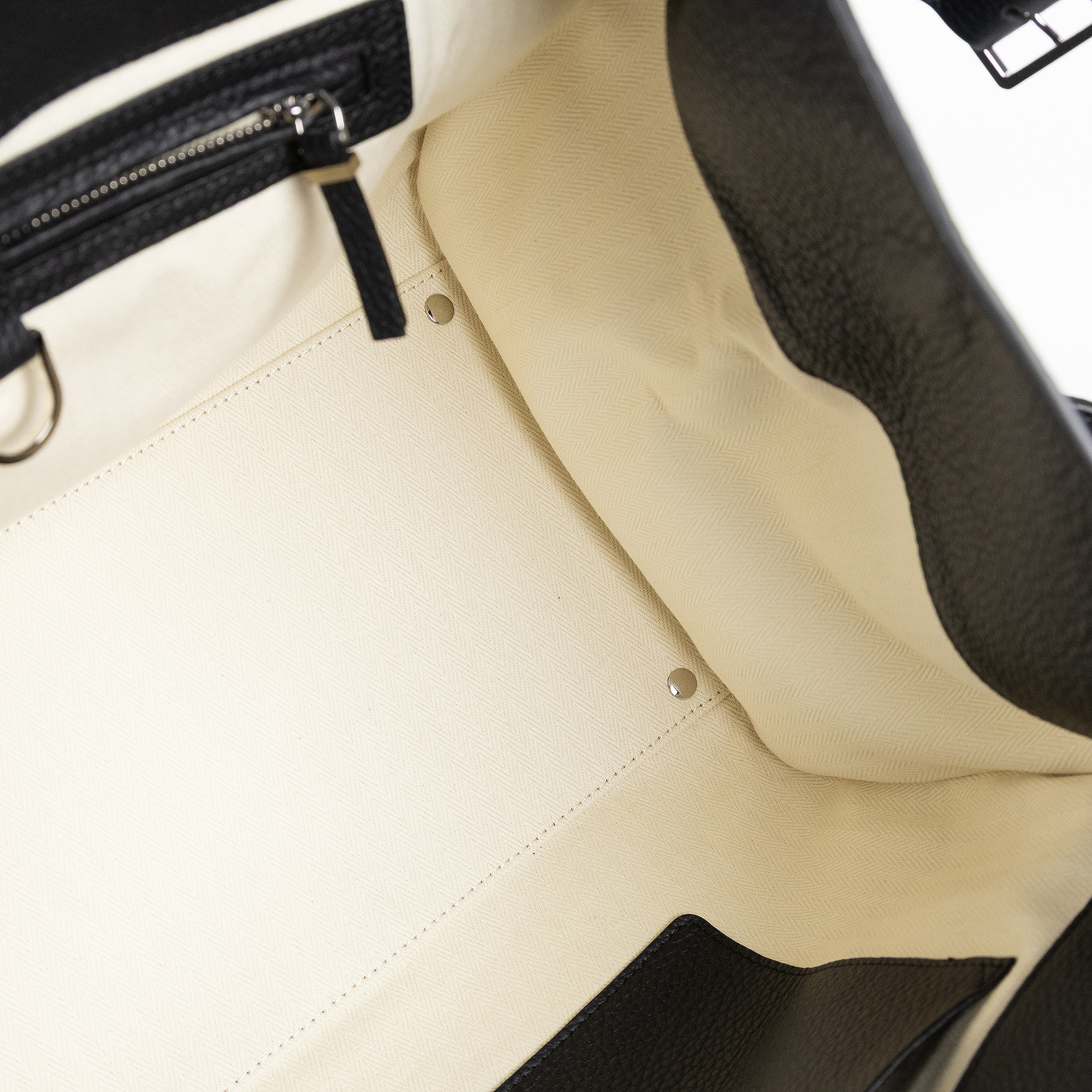 安靜奢華主義 THE ROW Soft Margaux 15 包 黑色 W1255L133BLPL 黑Soft Margaux 15 無附屬品