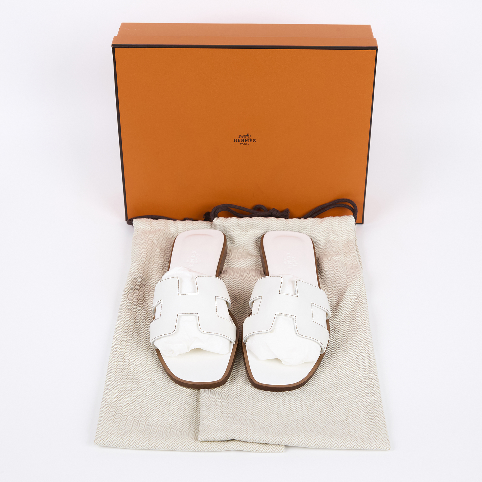 愛馬仕 Hermes Oran 涼鞋 白色 H021056Zv02380 /R0021056Z2406/#38 白Oran涼鞋 原廠盒子/防塵袋