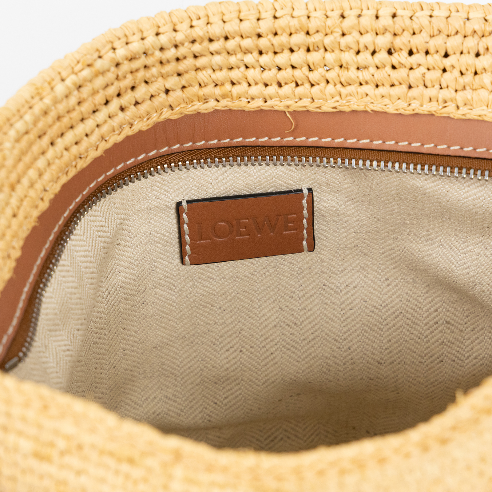 羅意威 LOEWE Slit Pochette 肩背包 328.24.W10 肩背草編包 無附屬品