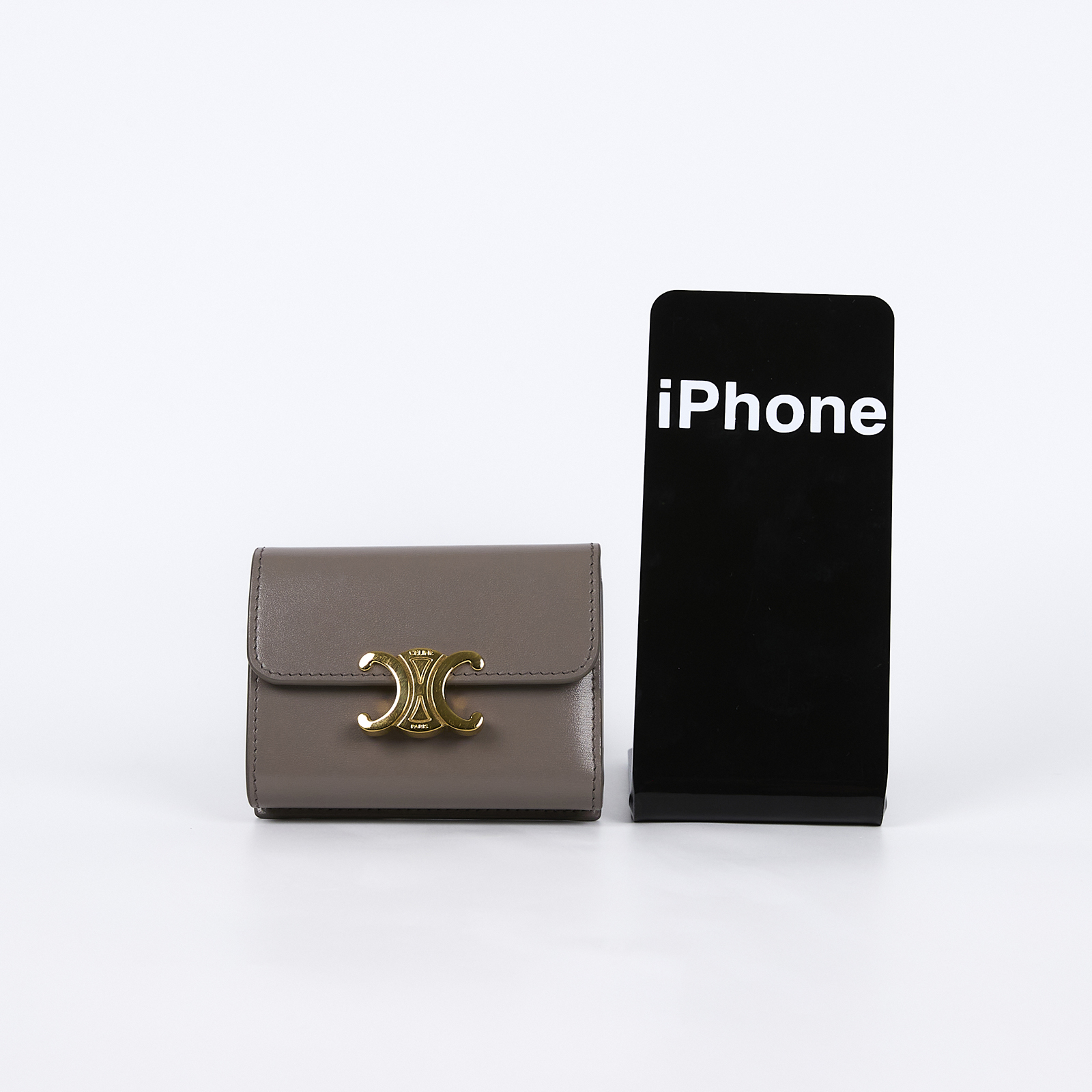 思琳 CELINE 亮面牛皮革 TRIOMPHE COMPACT 銀包連零錢格 10I653DPV  原廠盒子/防塵袋/購買證明